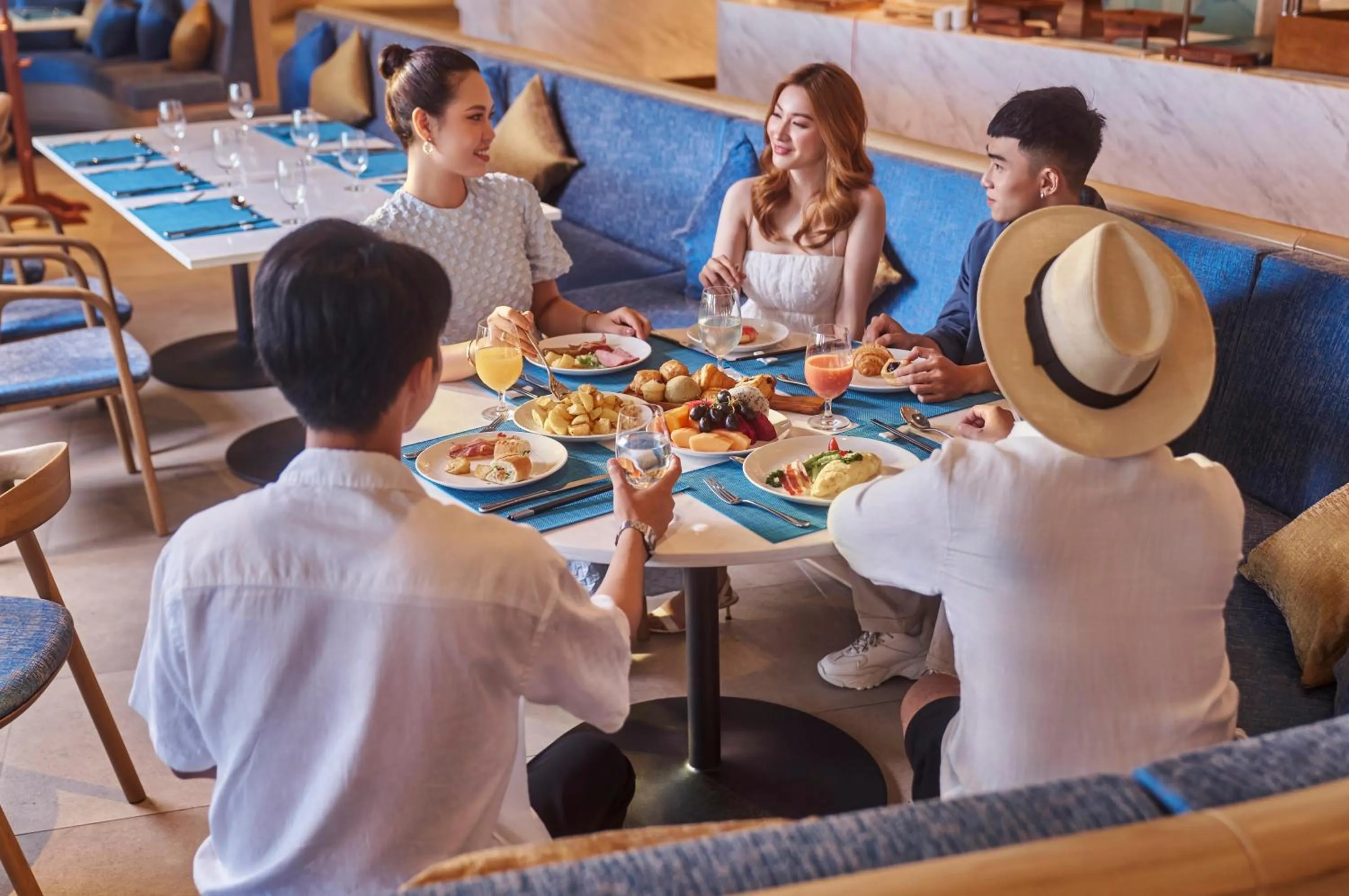 Restaurant/places to eat in Holiday Inn Resort Ho Tram Beach by IHG