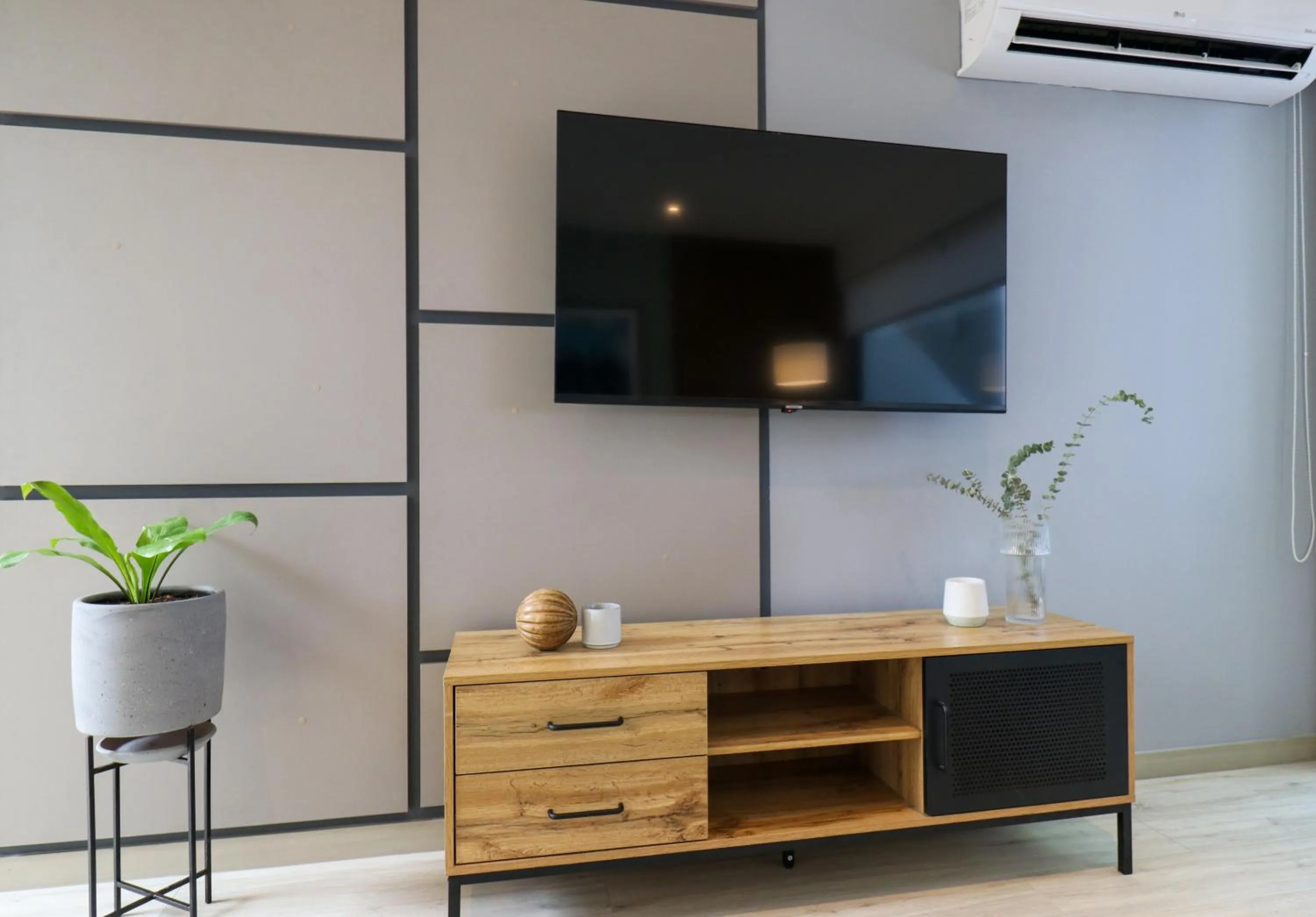 TV and multimedia in Primera Parada By Wynwood House
