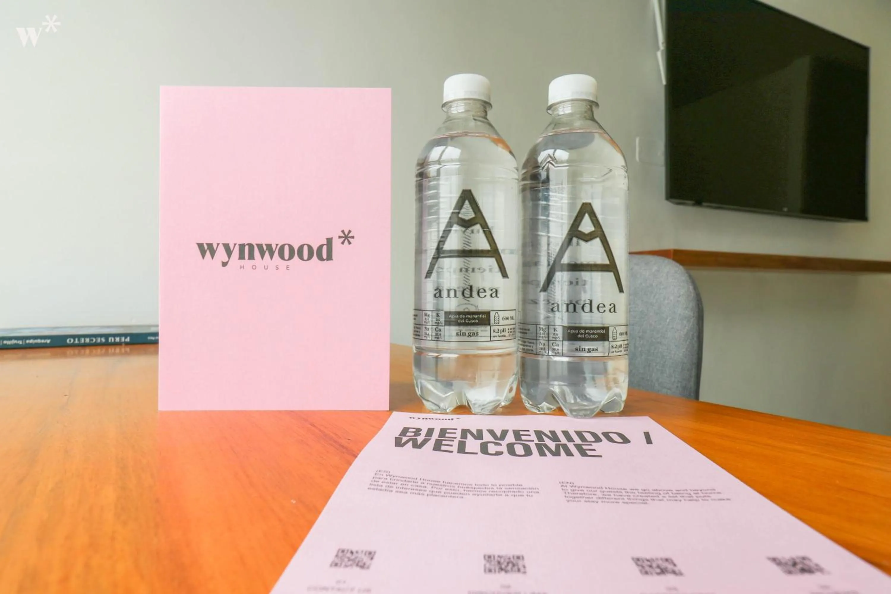 Text overlay in Primera Parada By Wynwood House