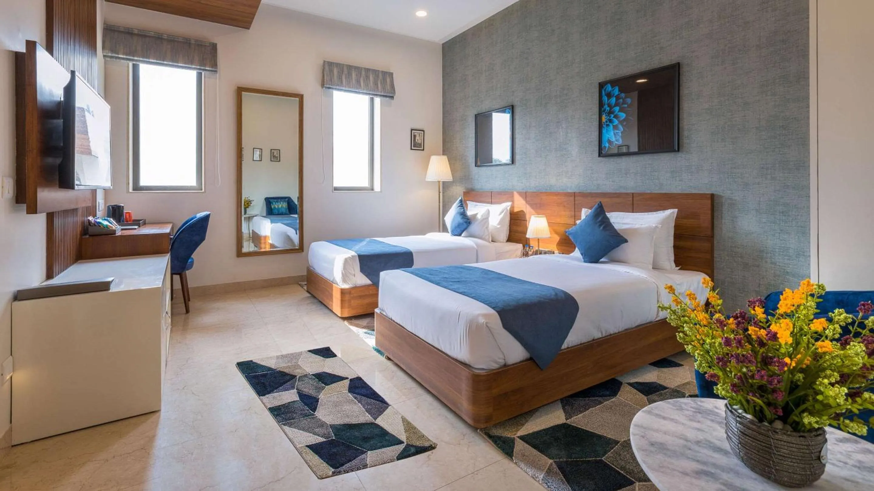 Restaurant/places to eat in Comfort Inn Dhaliwals, Gurgaon