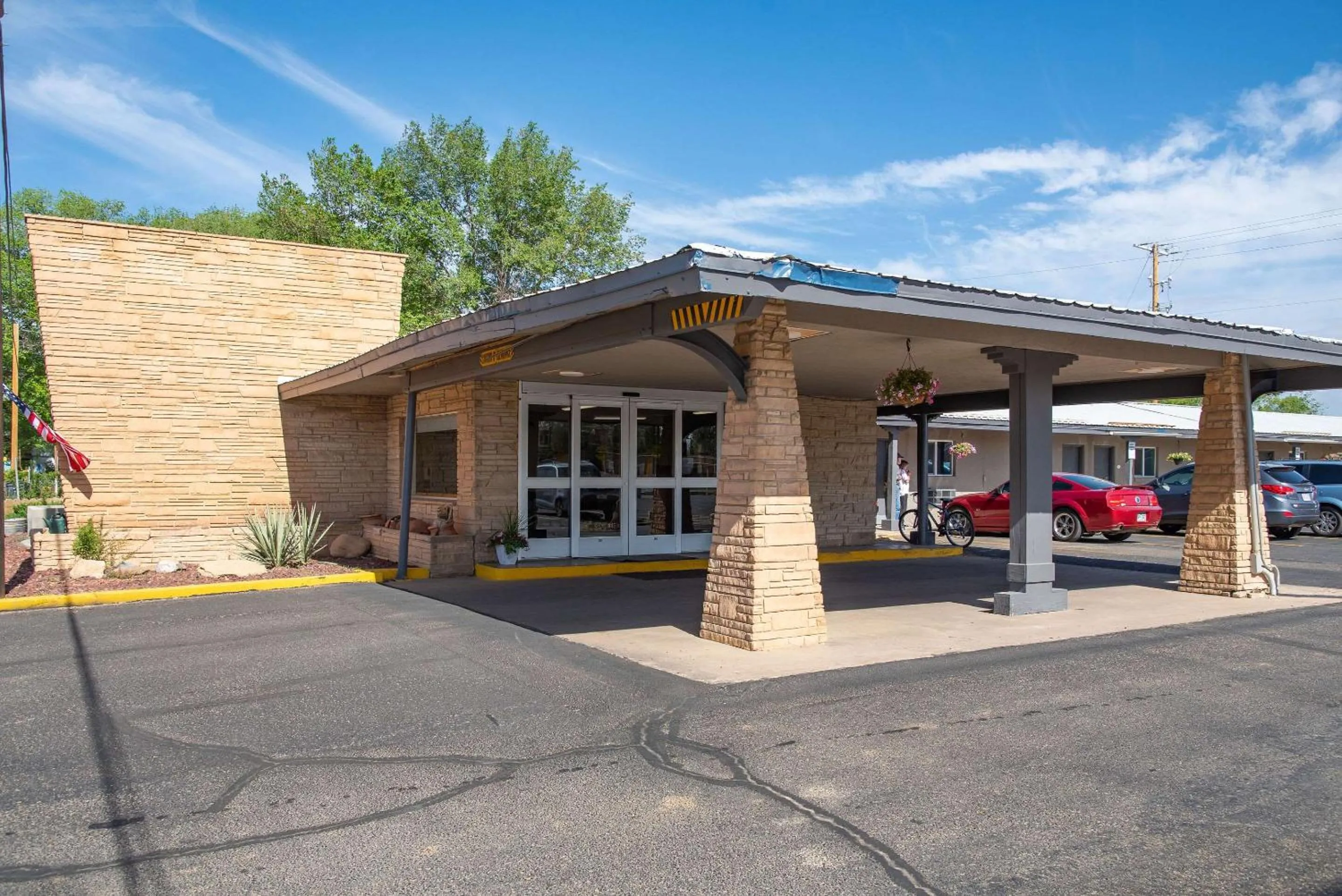 Property building in Quality Inn near Mesa Verde