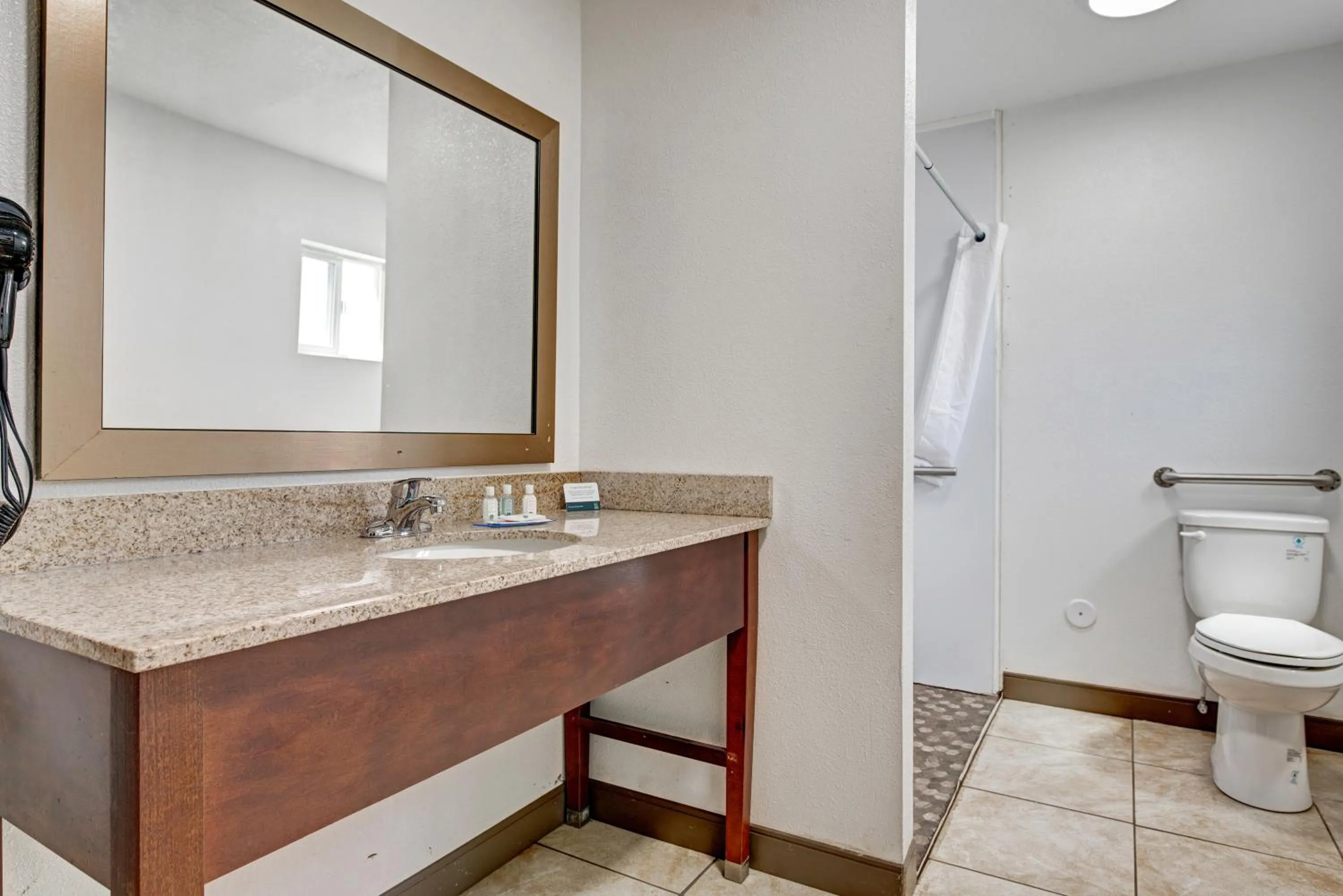 Bathroom in Quality Inn near Mesa Verde