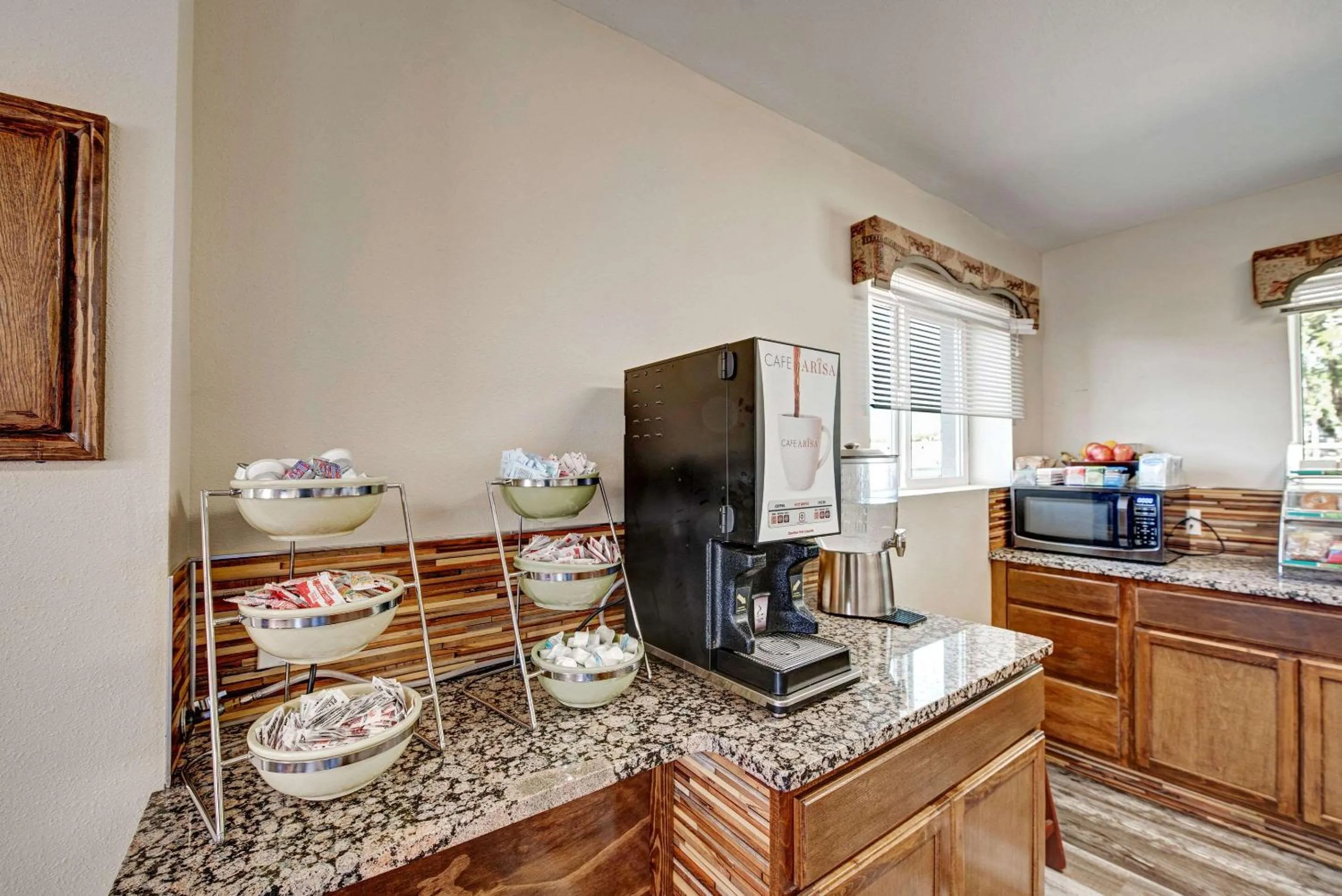 Breakfast in Quality Inn near Mesa Verde