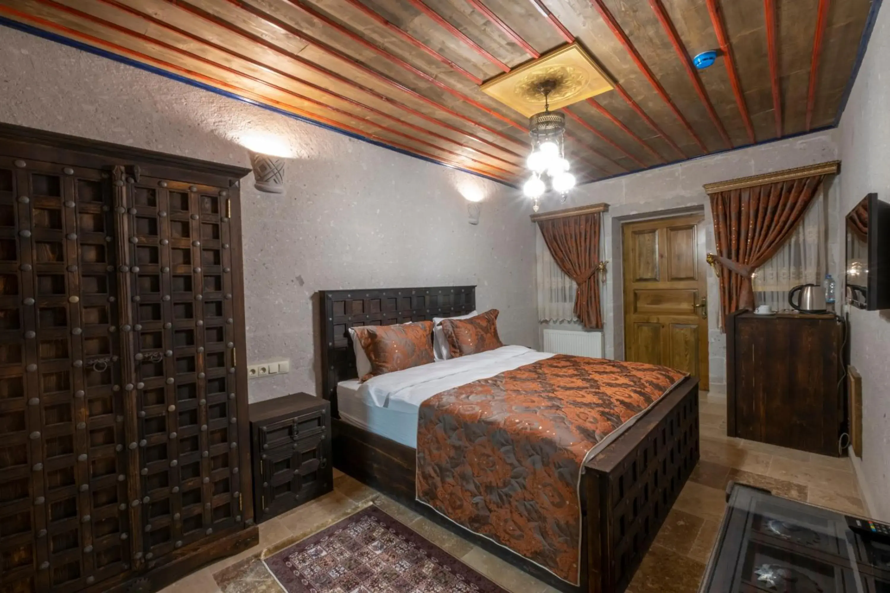 Double Room with Private Bathroom in Underground Cave Suites Hotel Double Room with Private Bathroom in Underground Cave Suites Hotel