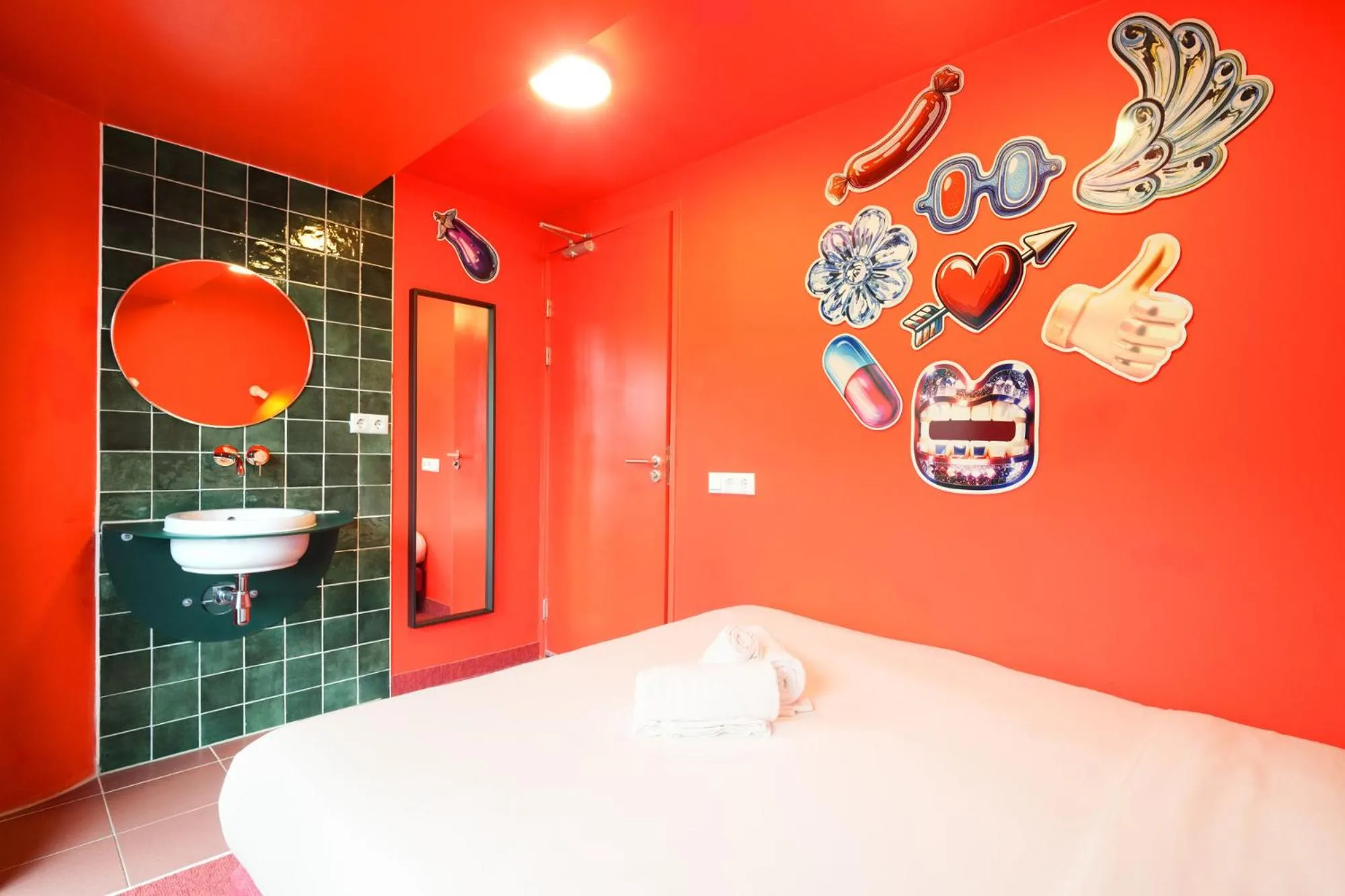 Bedroom, Bed in Hotel Not Hotel Rotterdam