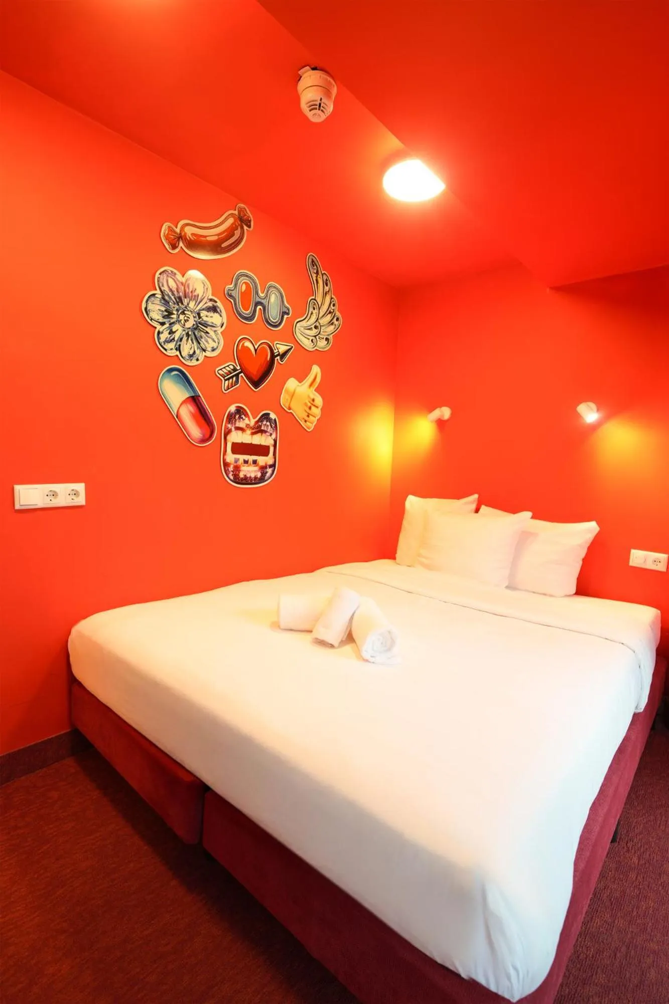 Bedroom, Bed in Hotel Not Hotel Rotterdam