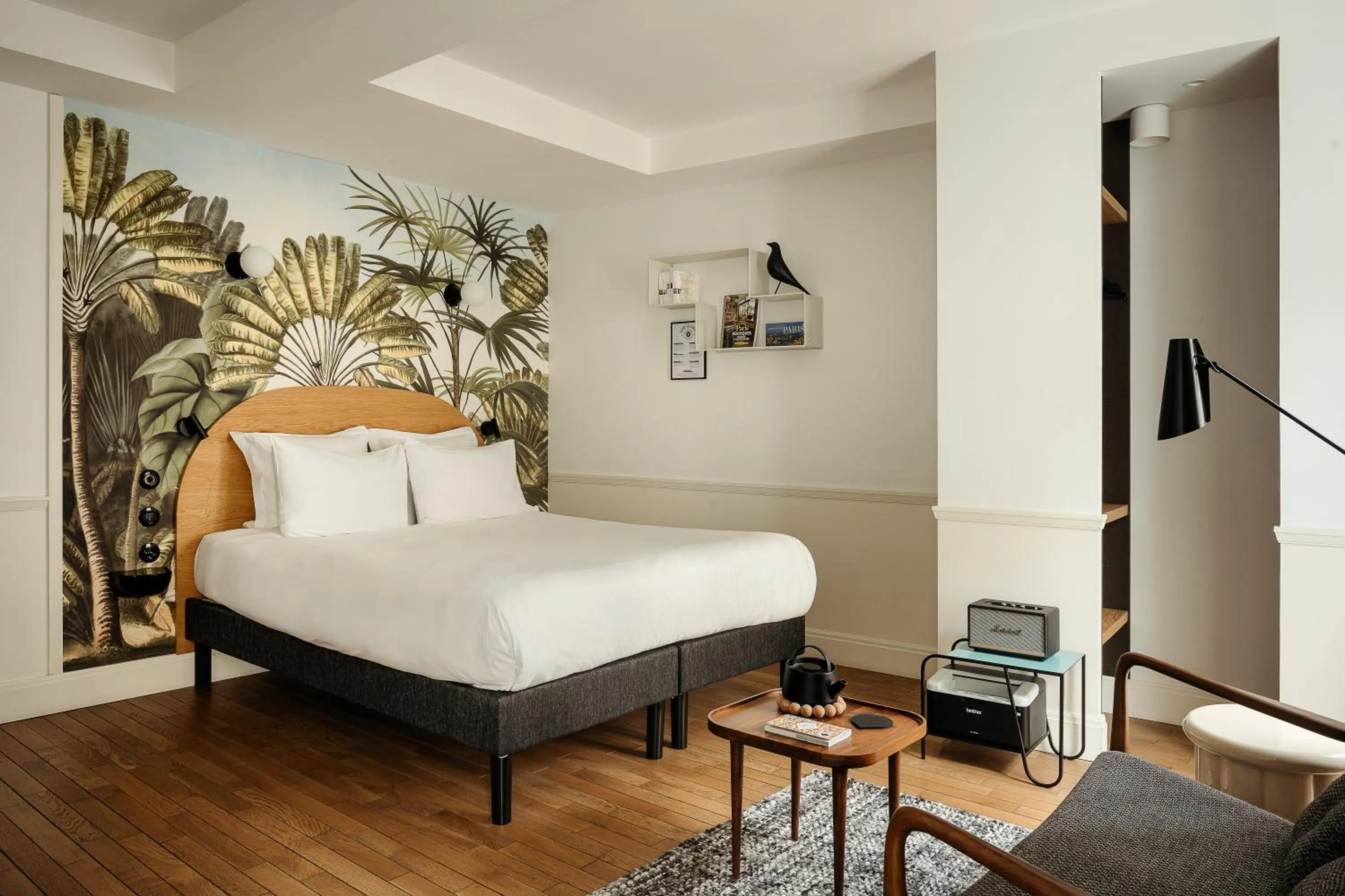 Bed in My Maison In Paris - Louvre