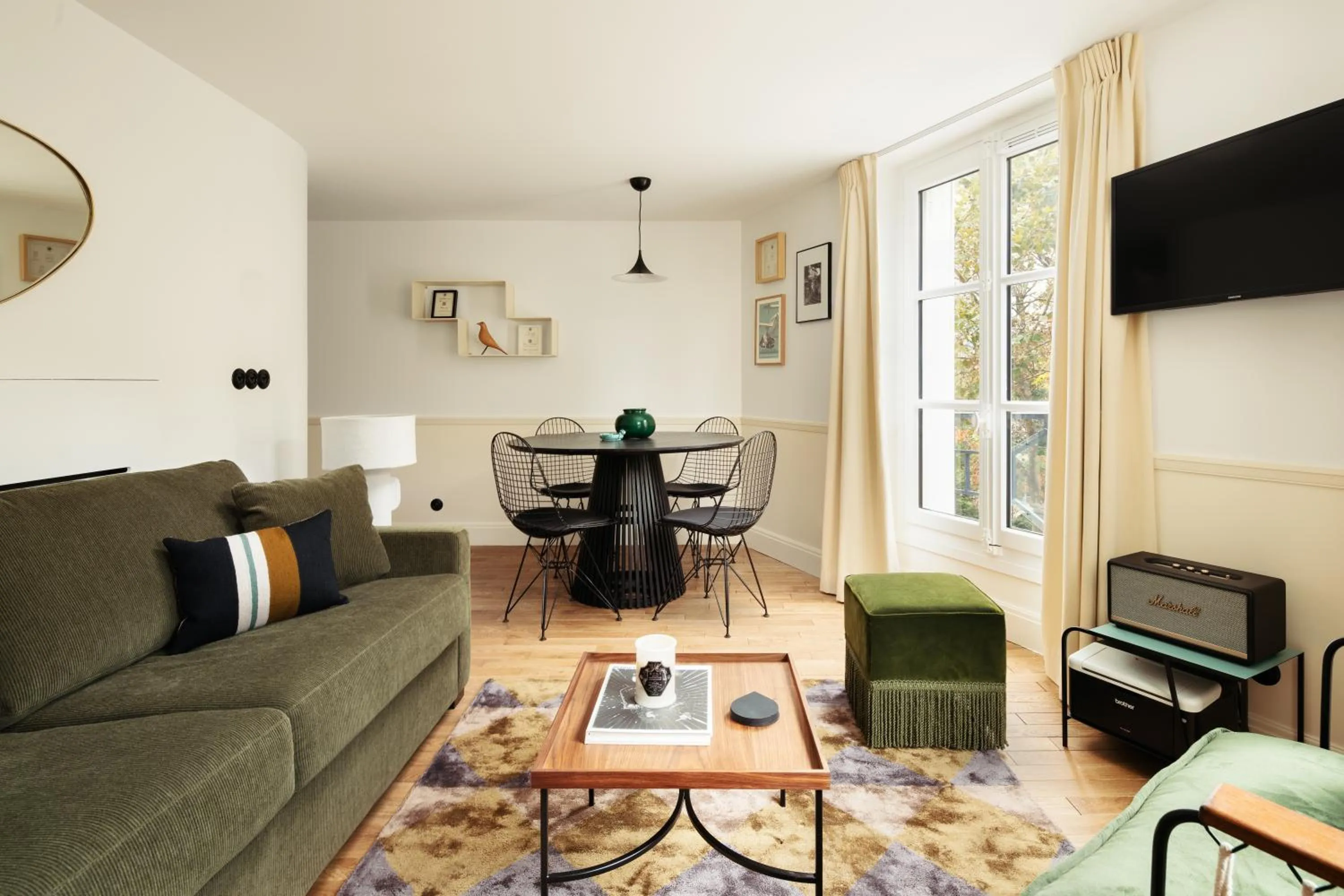 TV and multimedia in My Maison In Paris - Louvre