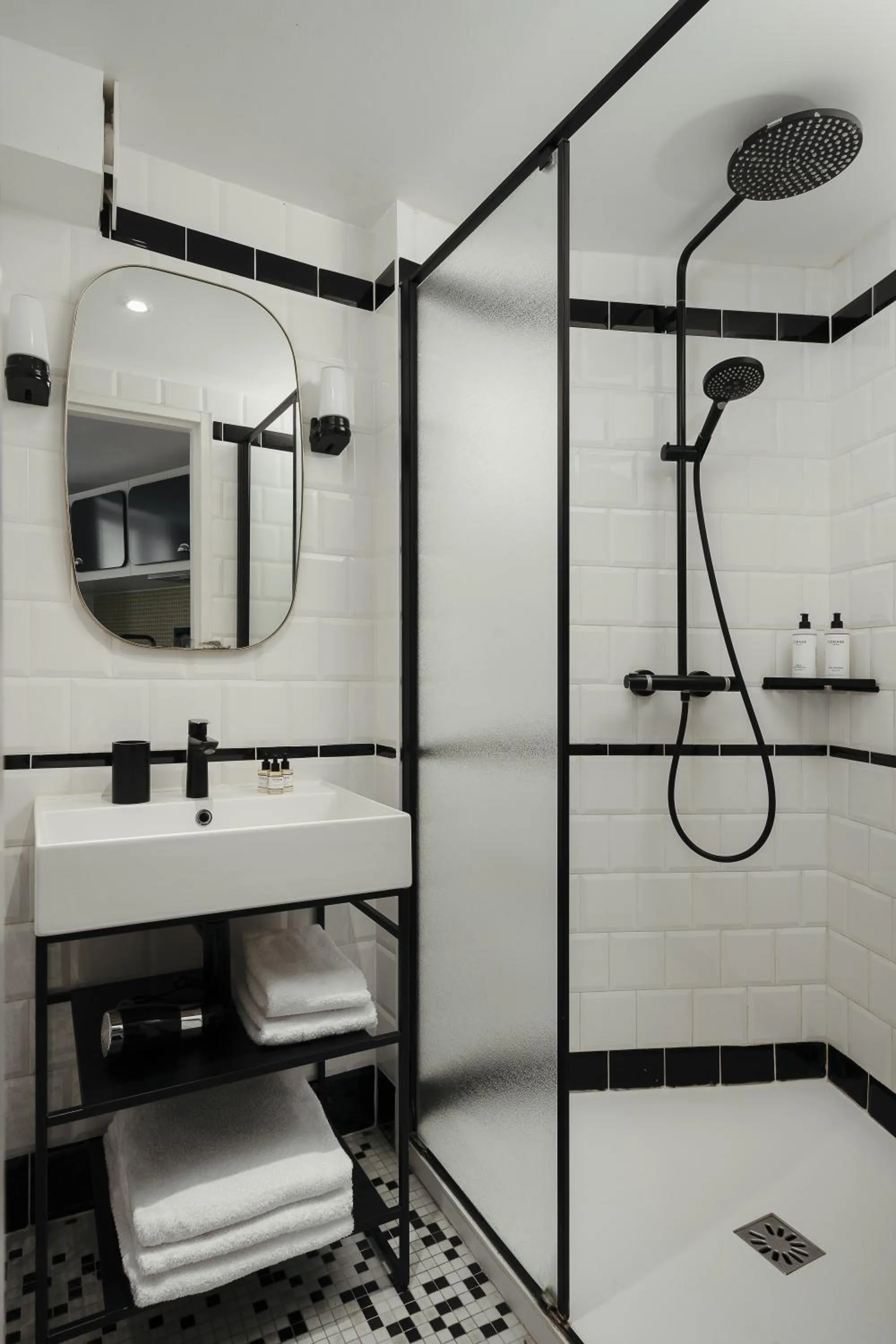 Bathroom in My Maison In Paris - Louvre