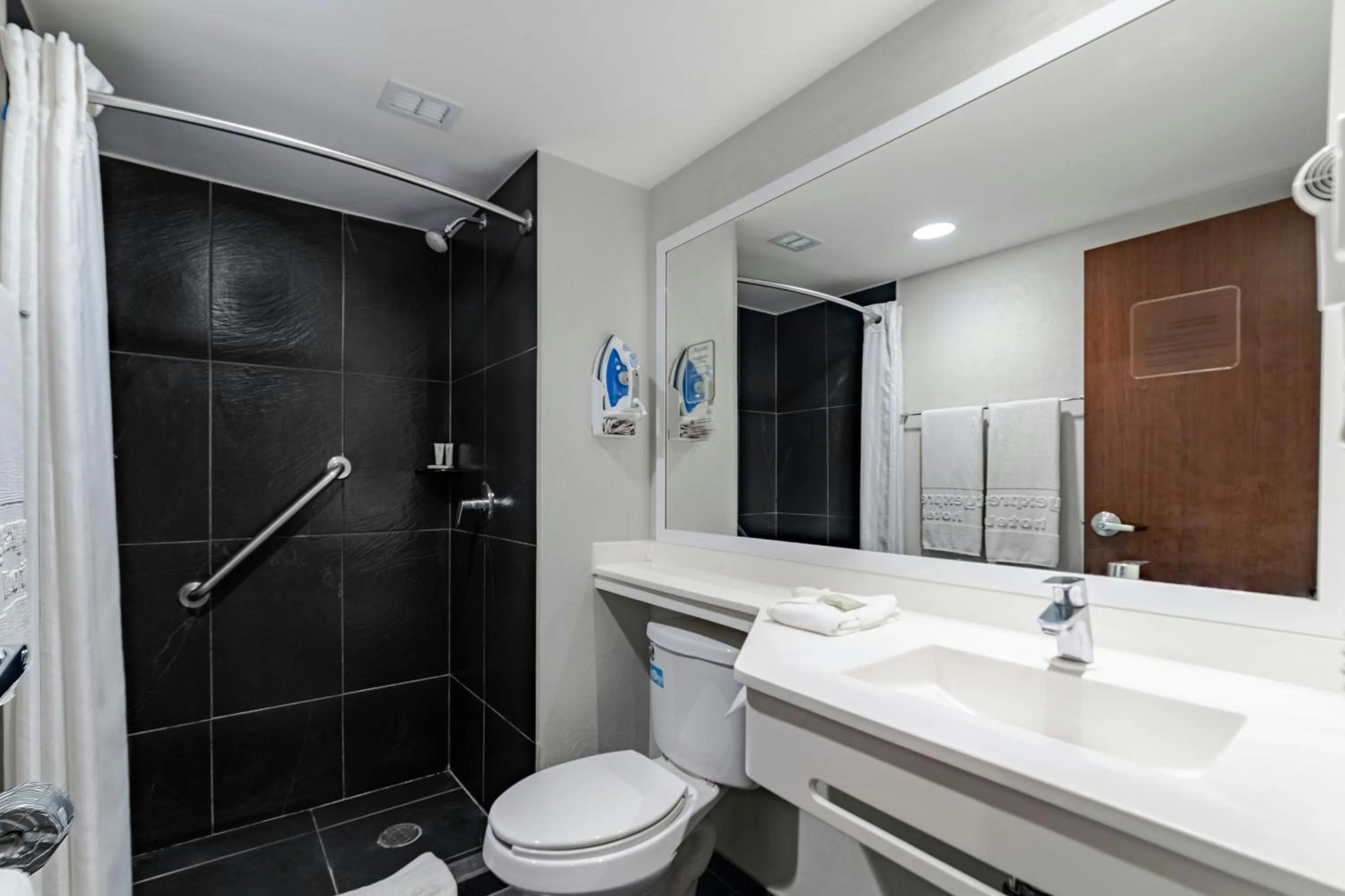 Bathroom in City Express by Marriott Salina Cruz