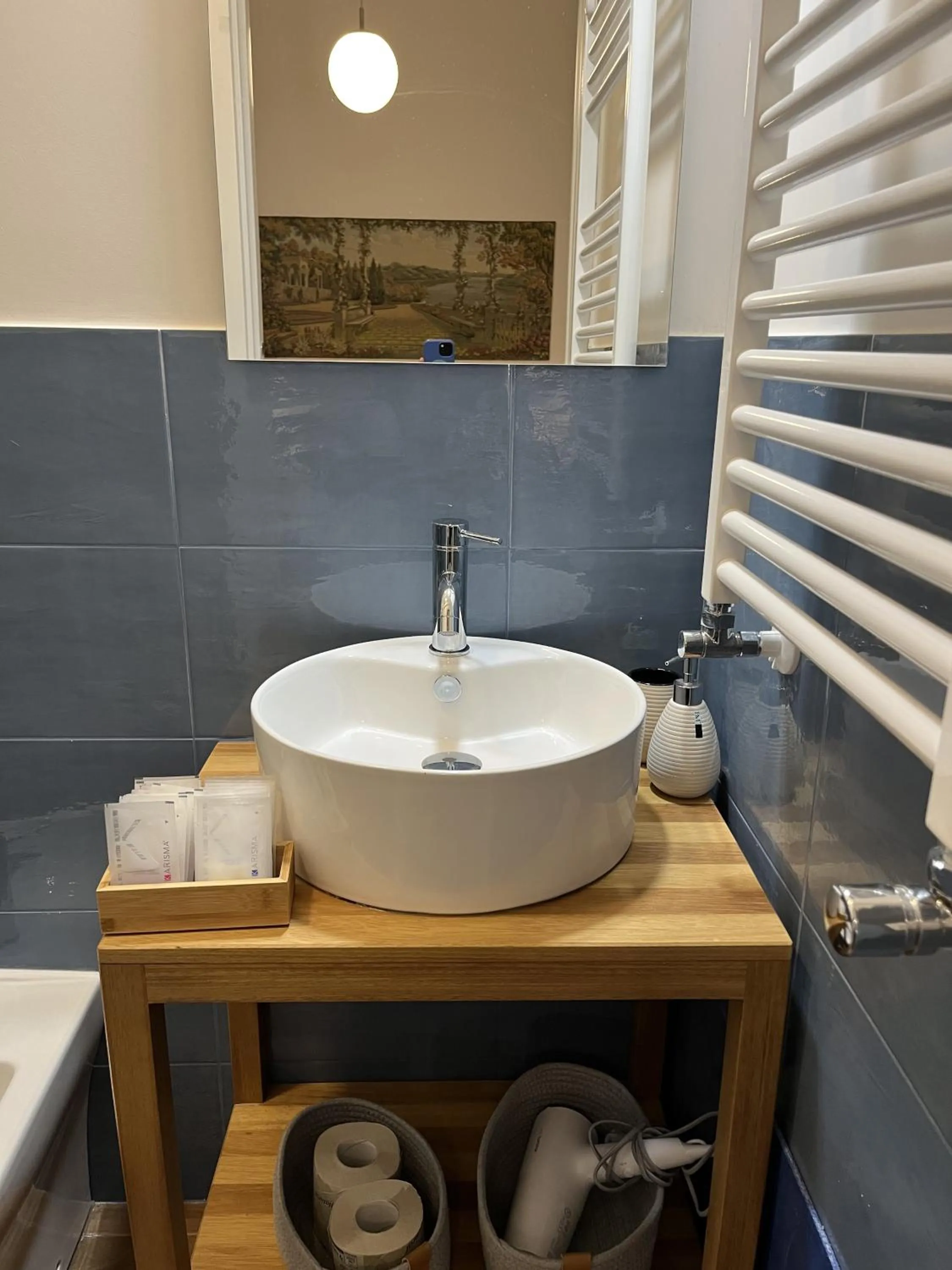 Bathroom in Dante Suites