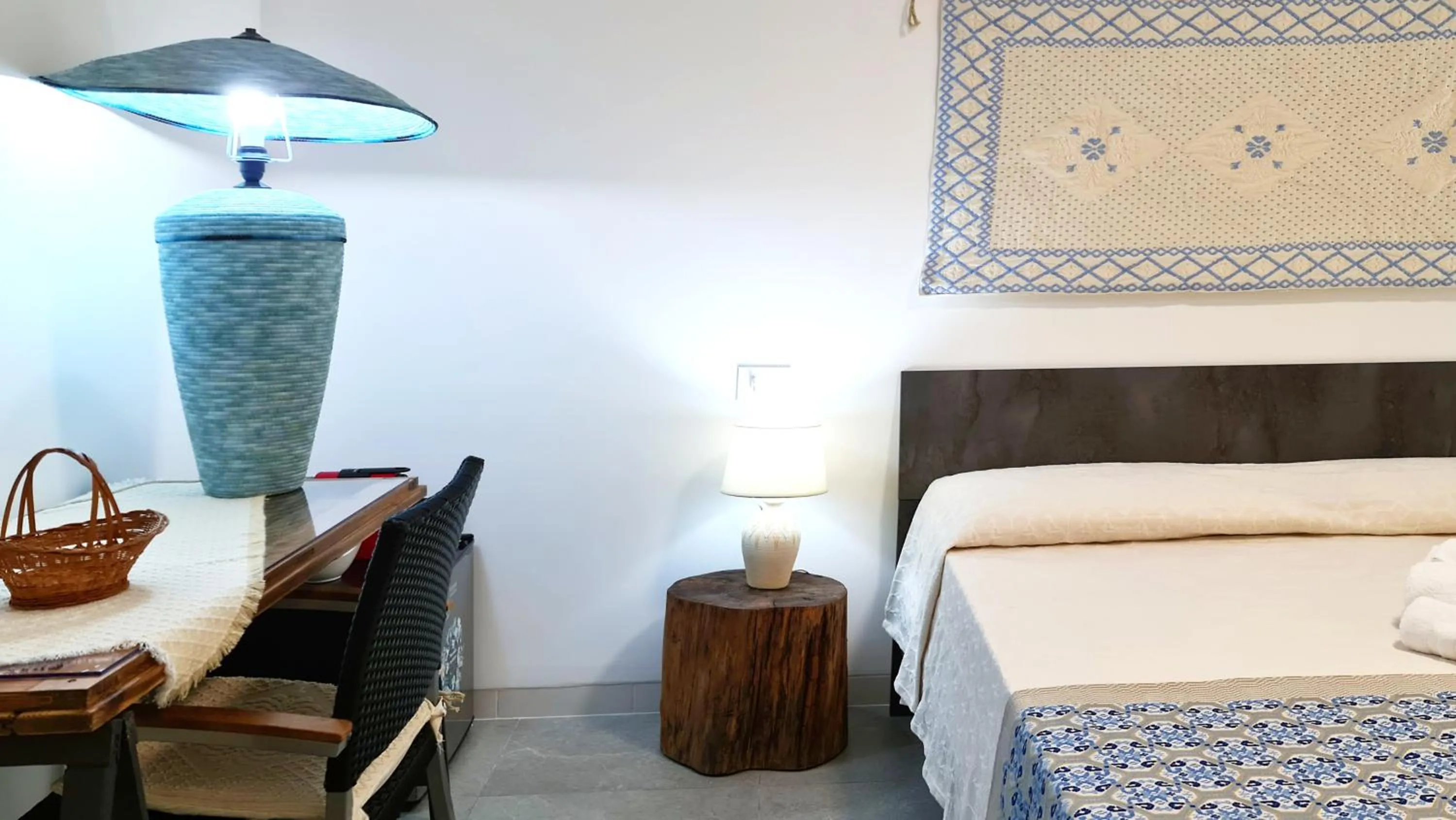 Photo of the whole room, Bed in Sole Matto Rooms