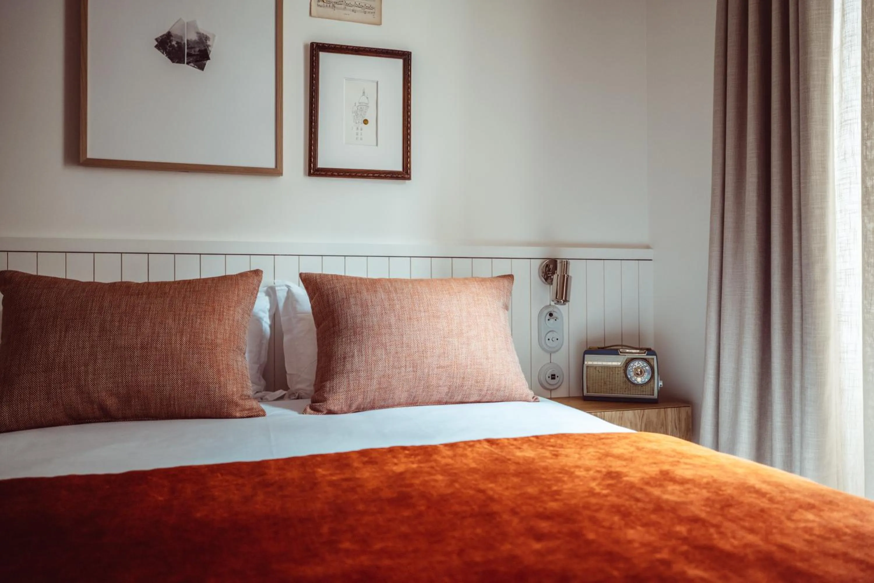 Bed in Hôtel Monsieur Aristide