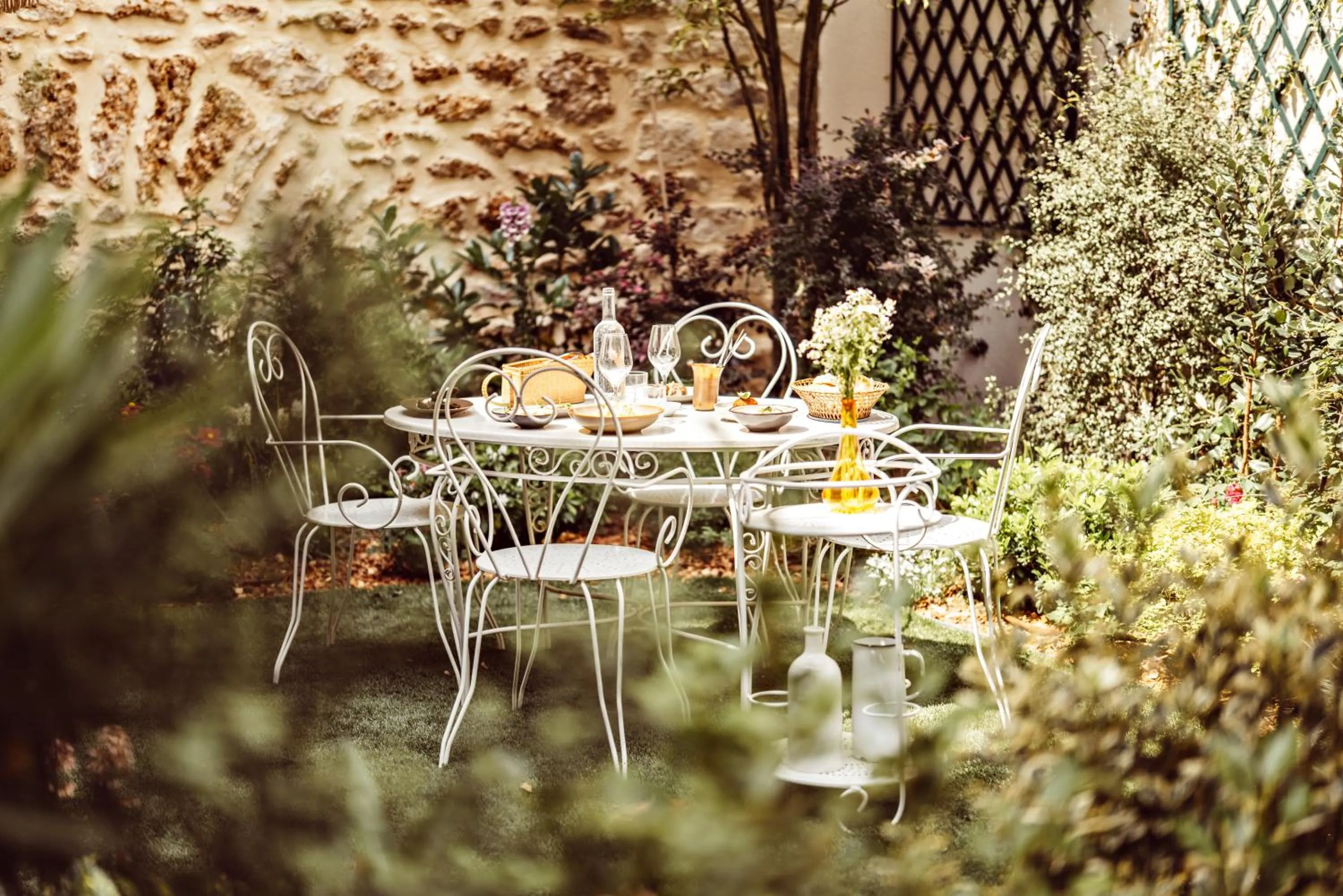 Garden view in Hôtel Monsieur Aristide