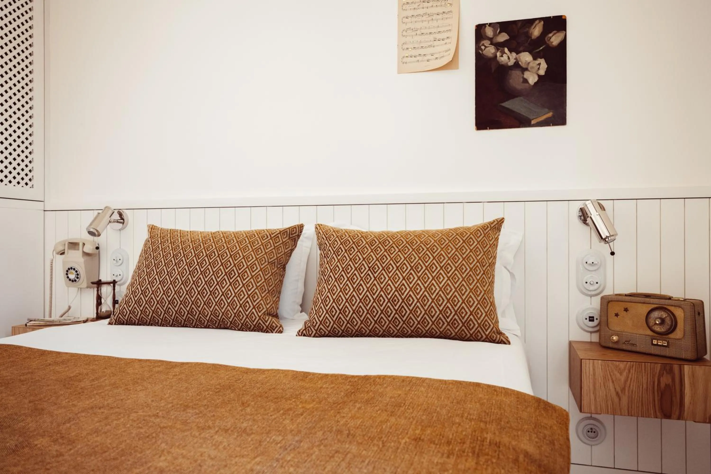 Bed in Hôtel Monsieur Aristide