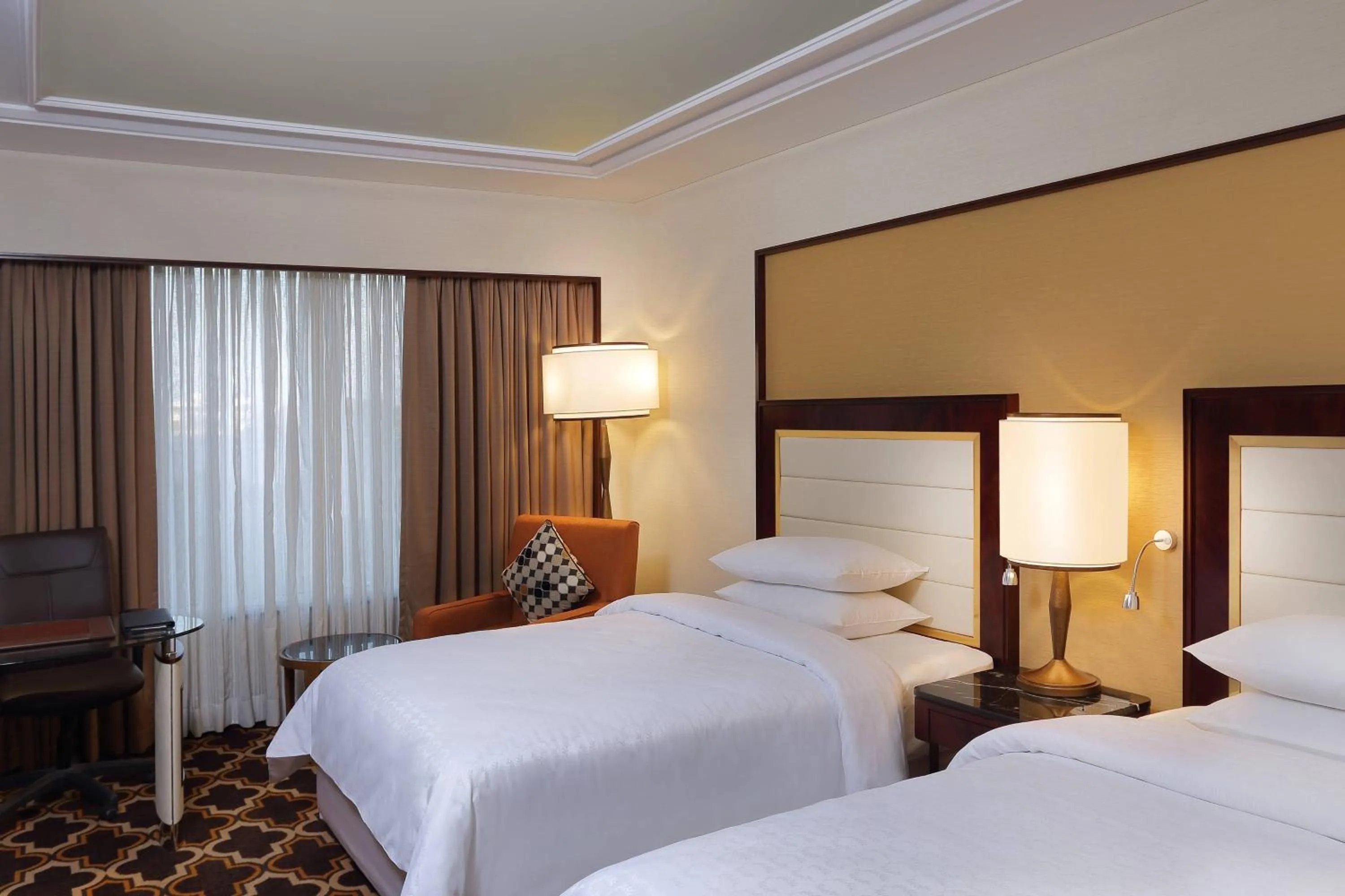 Photo of the whole room, Bed in Sheraton Grand Pune Bund Garden Hotel