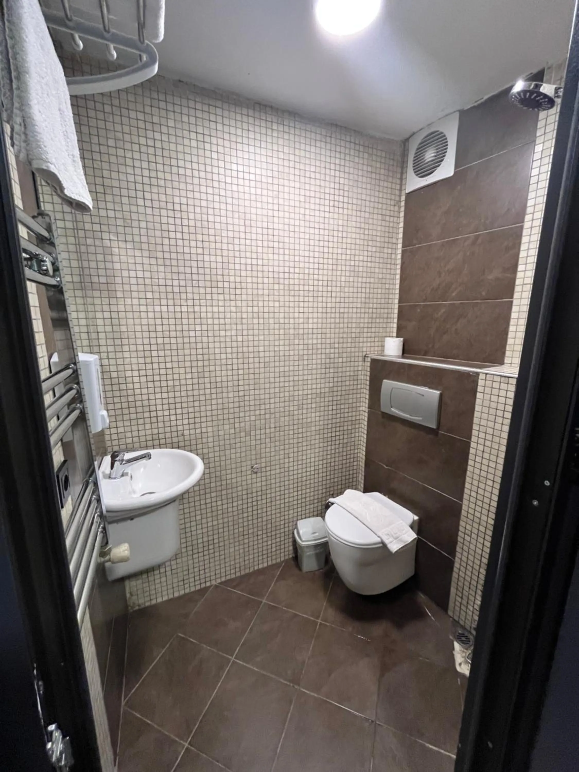 Shower in TAKSiM PARK HOTEL