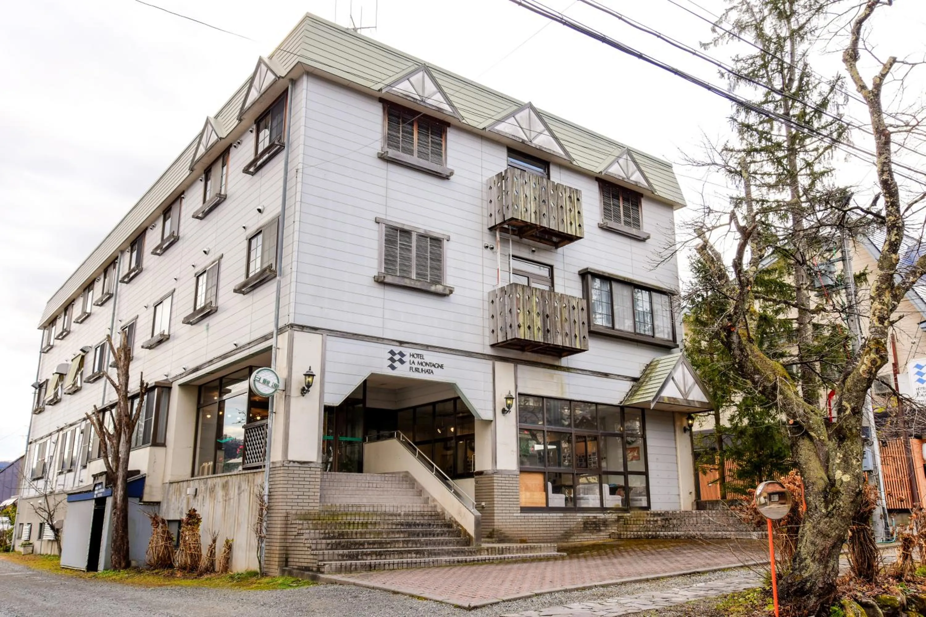 Property building in Hotel La Montagne Furuhata