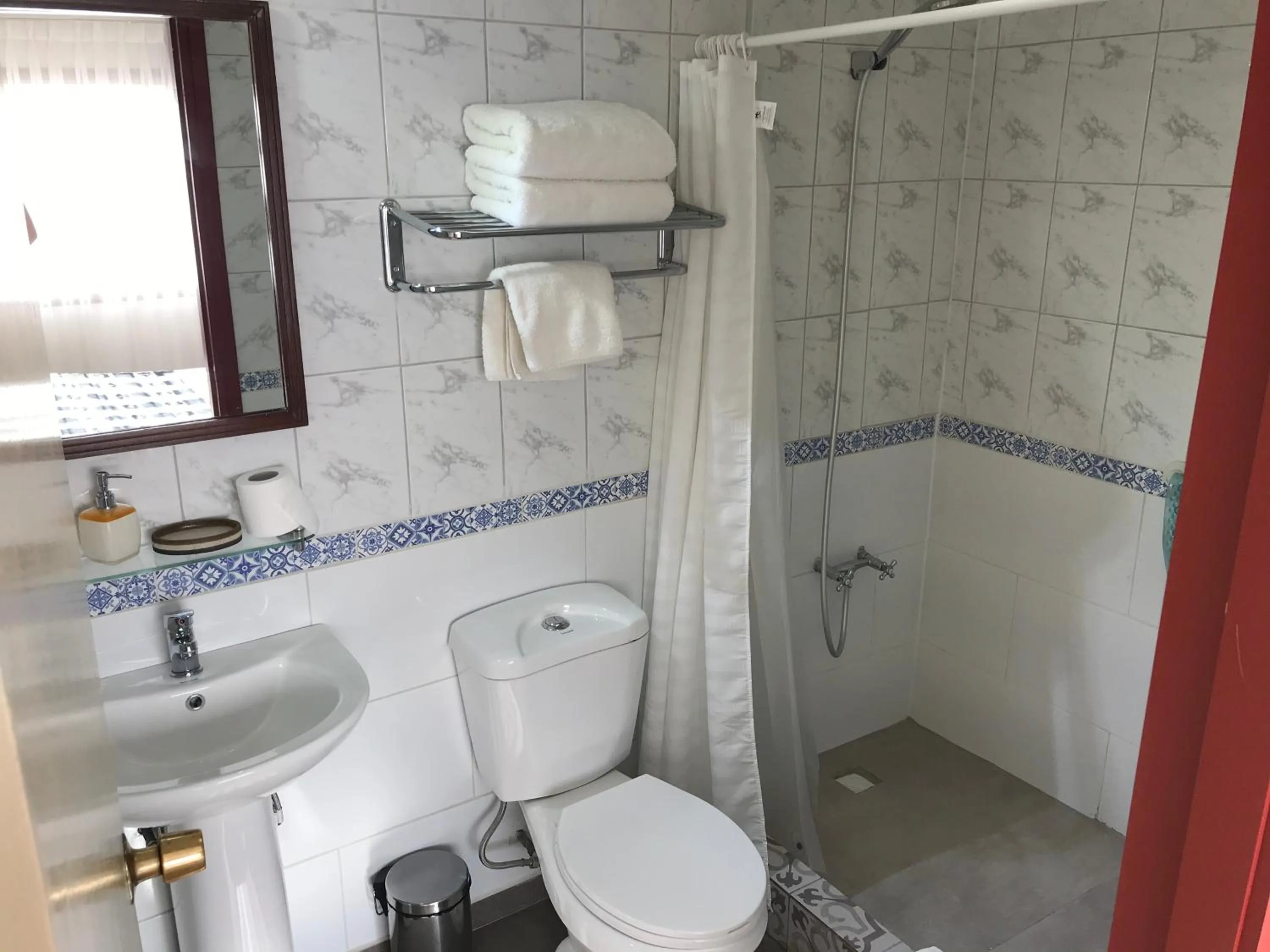 Bathroom in Hotel Luanco