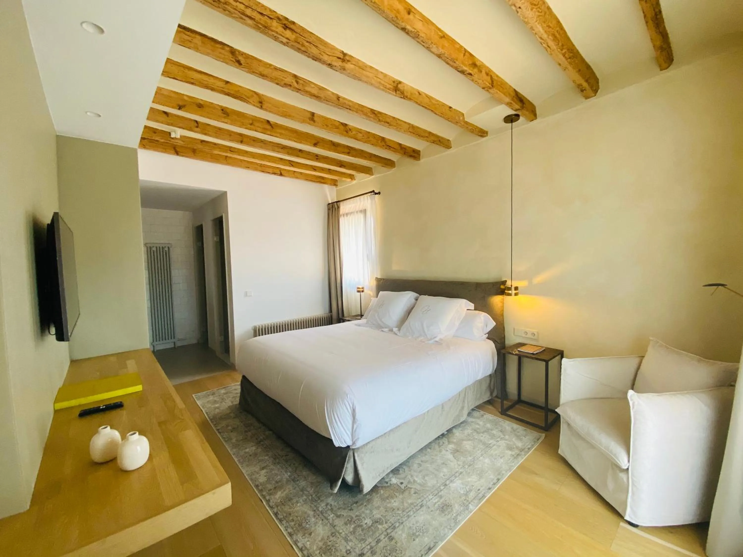 Photo of the whole room, Bed in Casa Llobera 1792