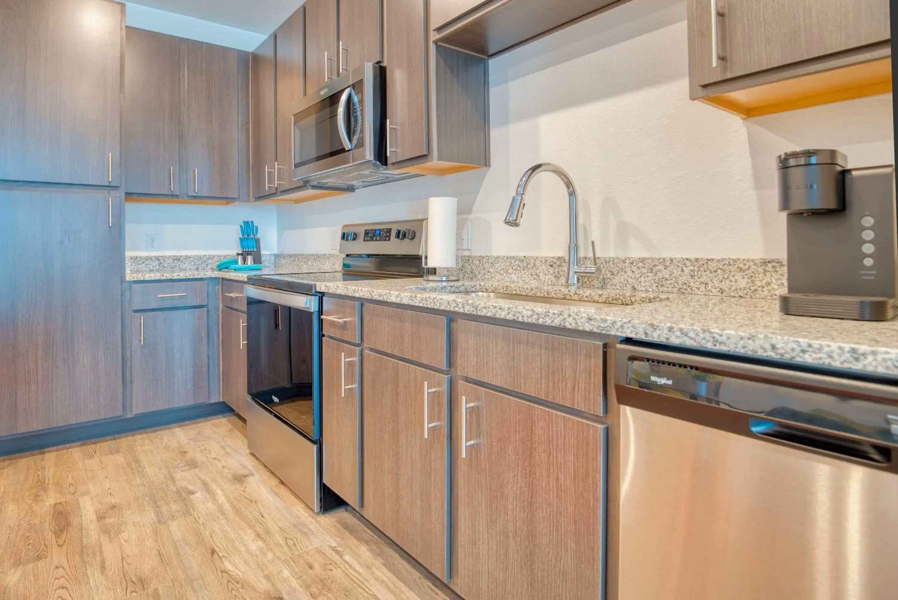 Apartment in Luxe One Bedroom Apartment with Balcony Apartment in Luxe One Bedroom Apartment with Balcony