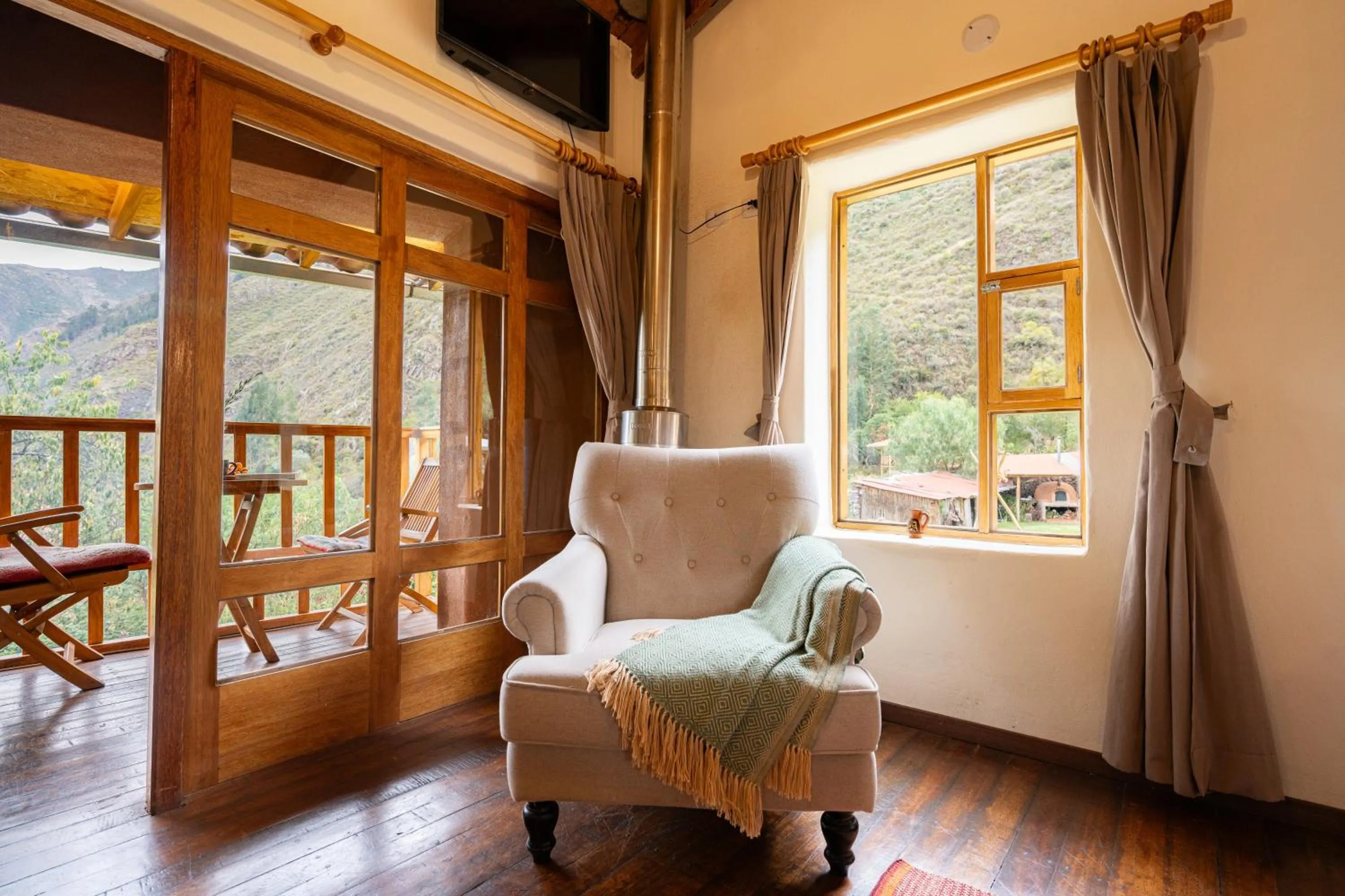 Patio in Unuwasi Hotel & Villa