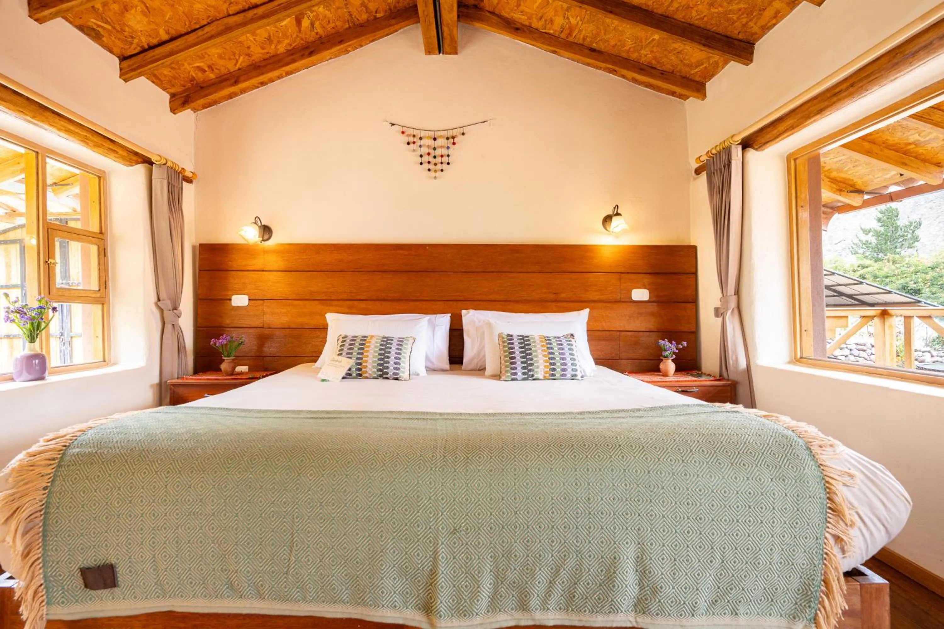 Bed in Unuwasi Hotel & Villa