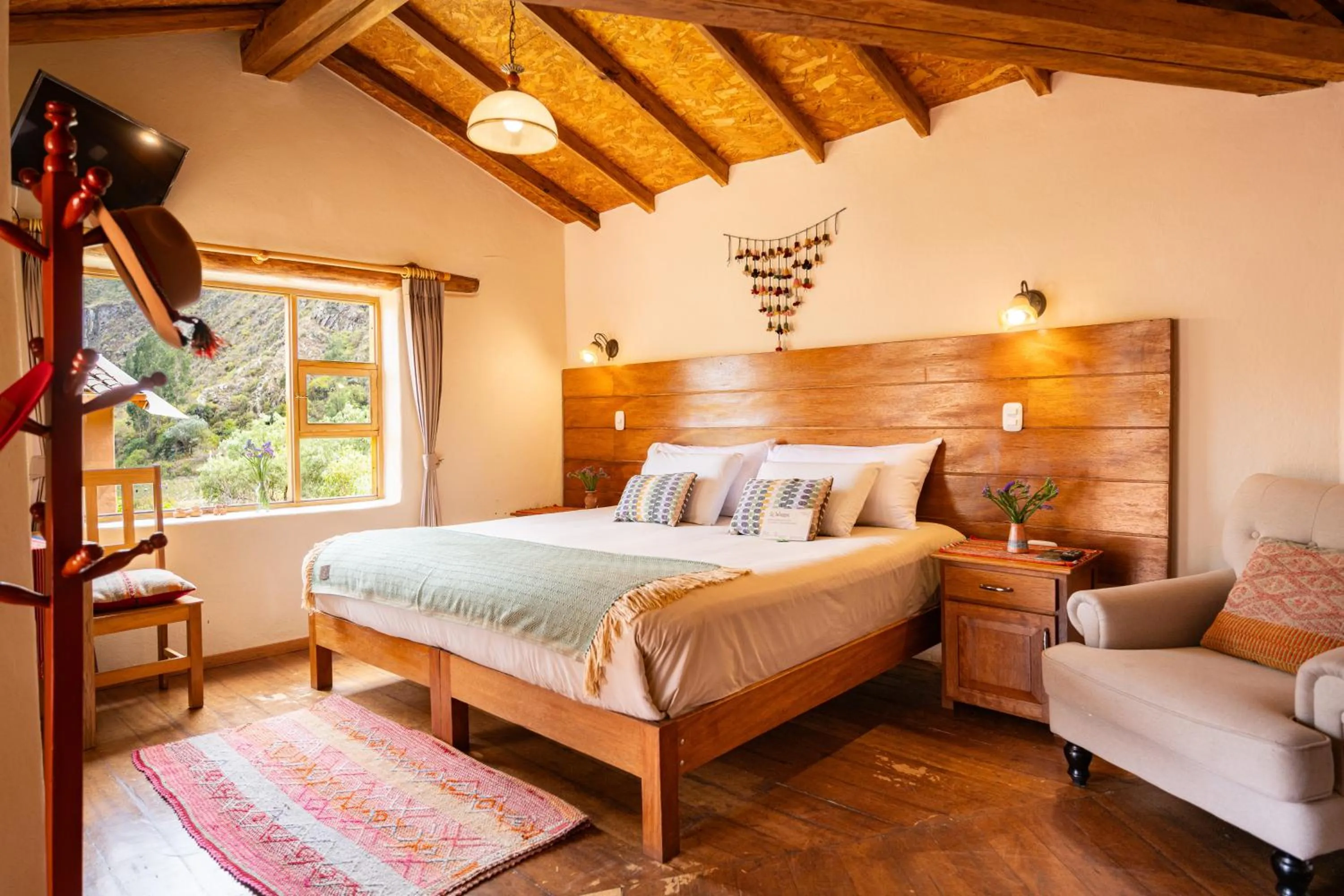 Bed in Unuwasi Hotel & Villa