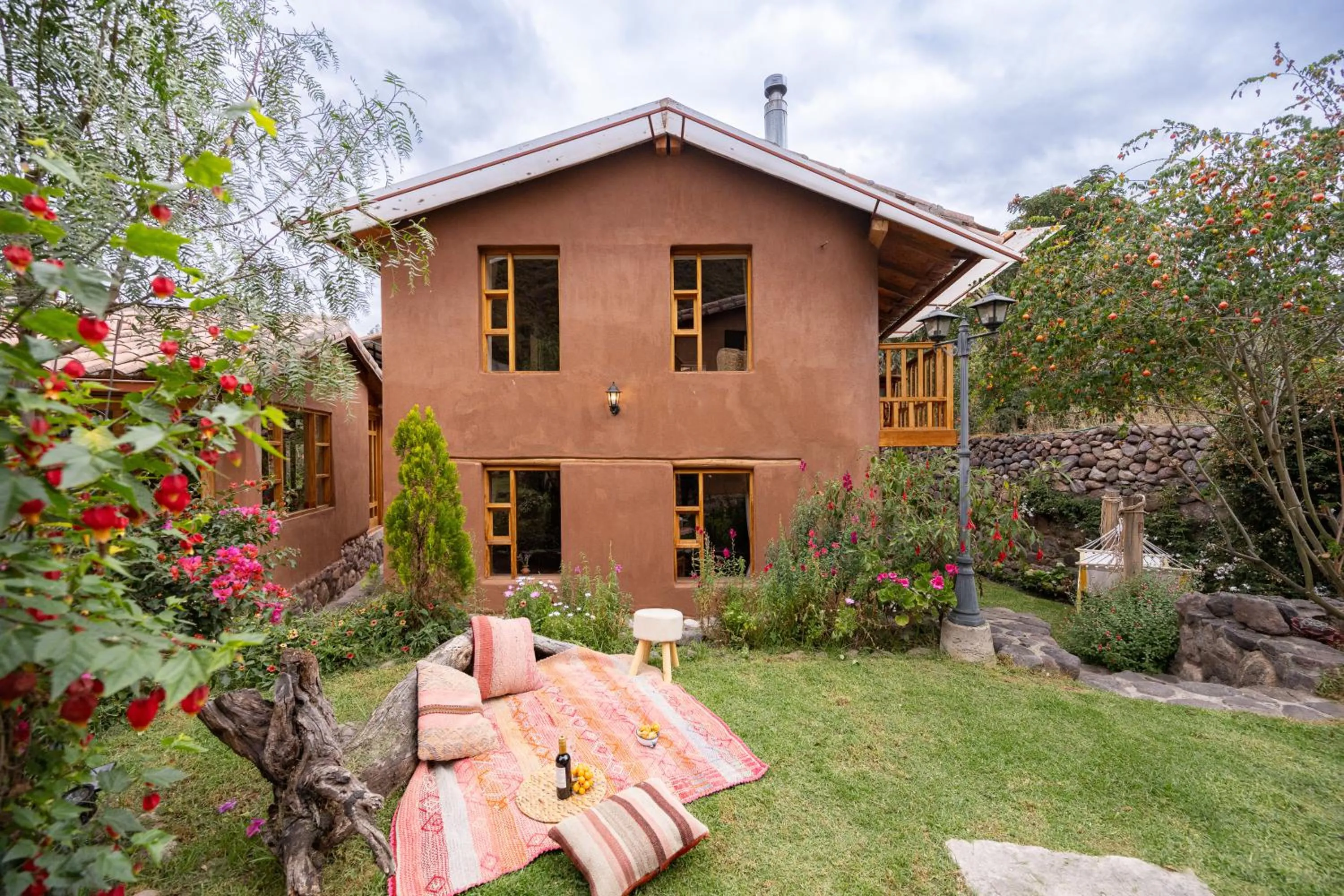 Facade/entrance in Unuwasi Hotel & Villa