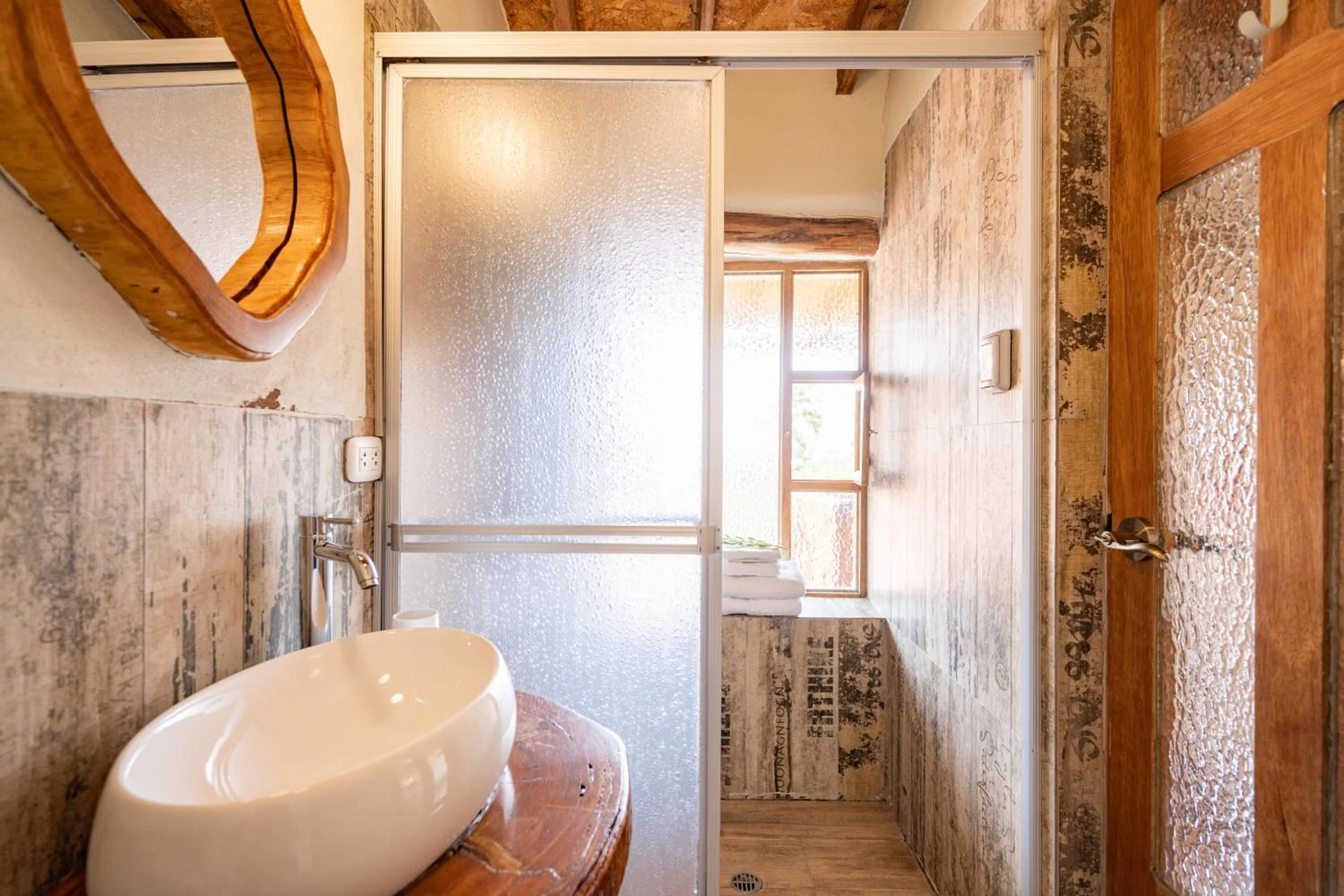 Bathroom in Unuwasi Hotel & Villa