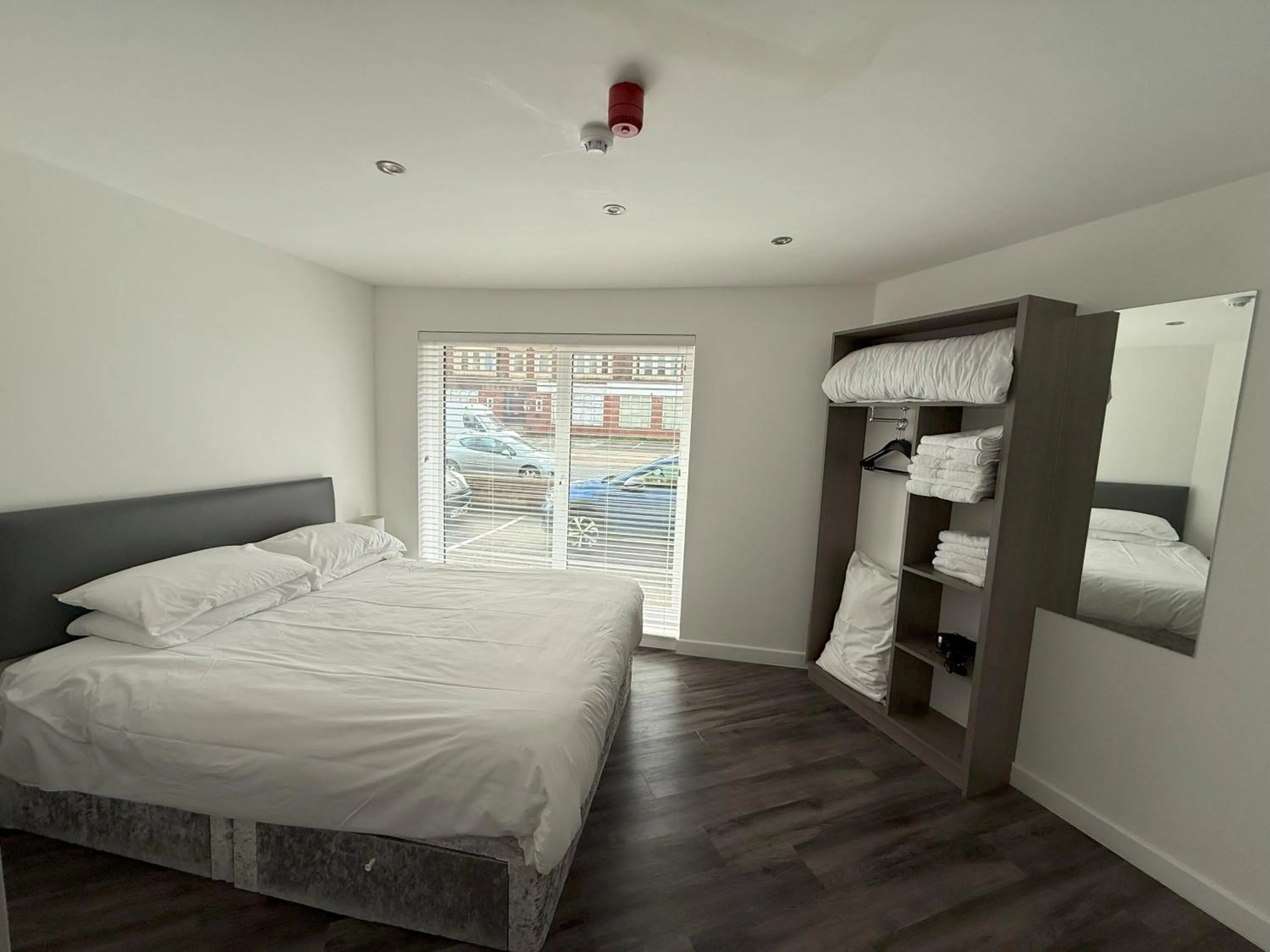 Bedroom, Bed in Coastal Plaza