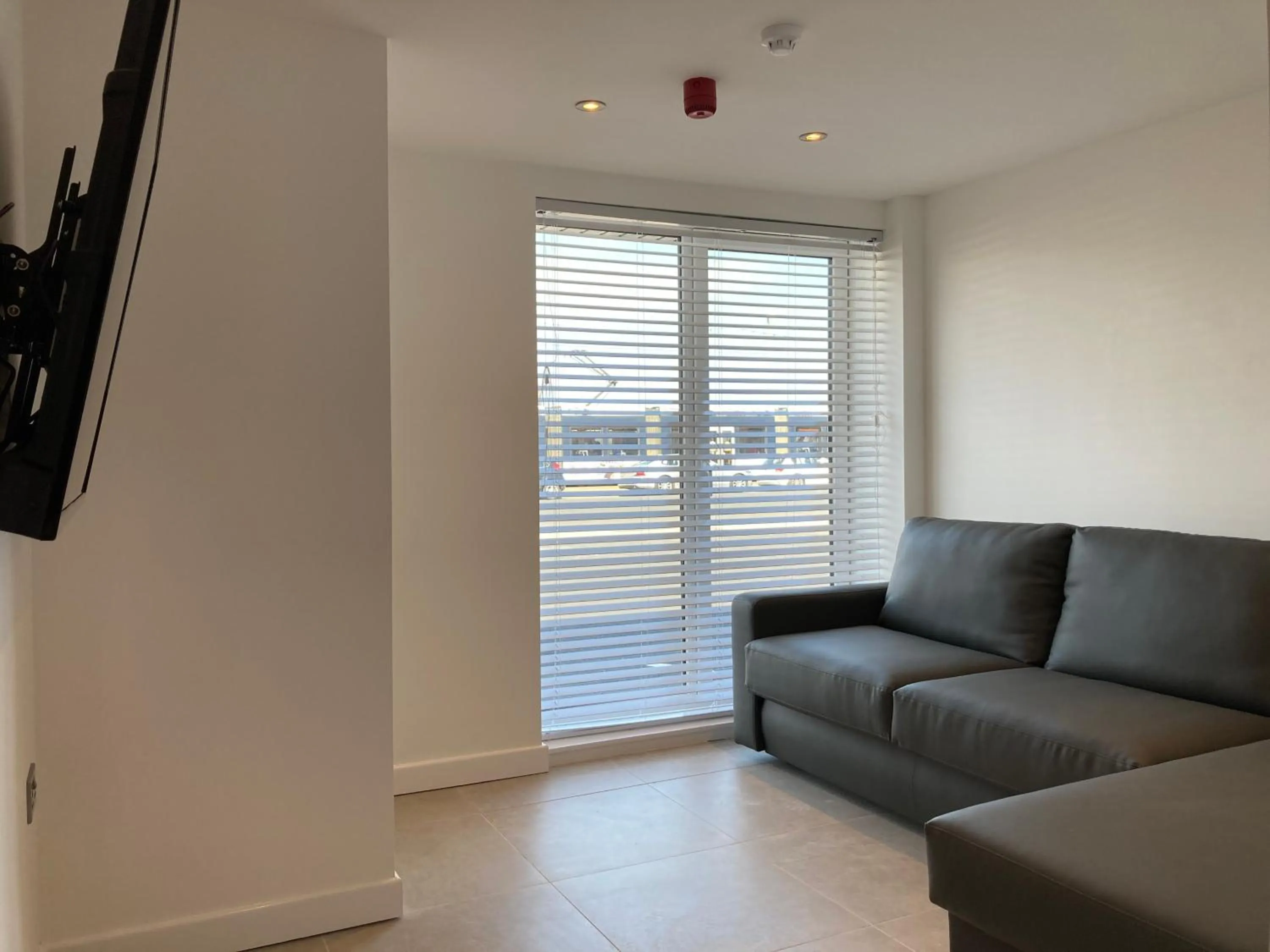 TV and multimedia in Coastal Plaza