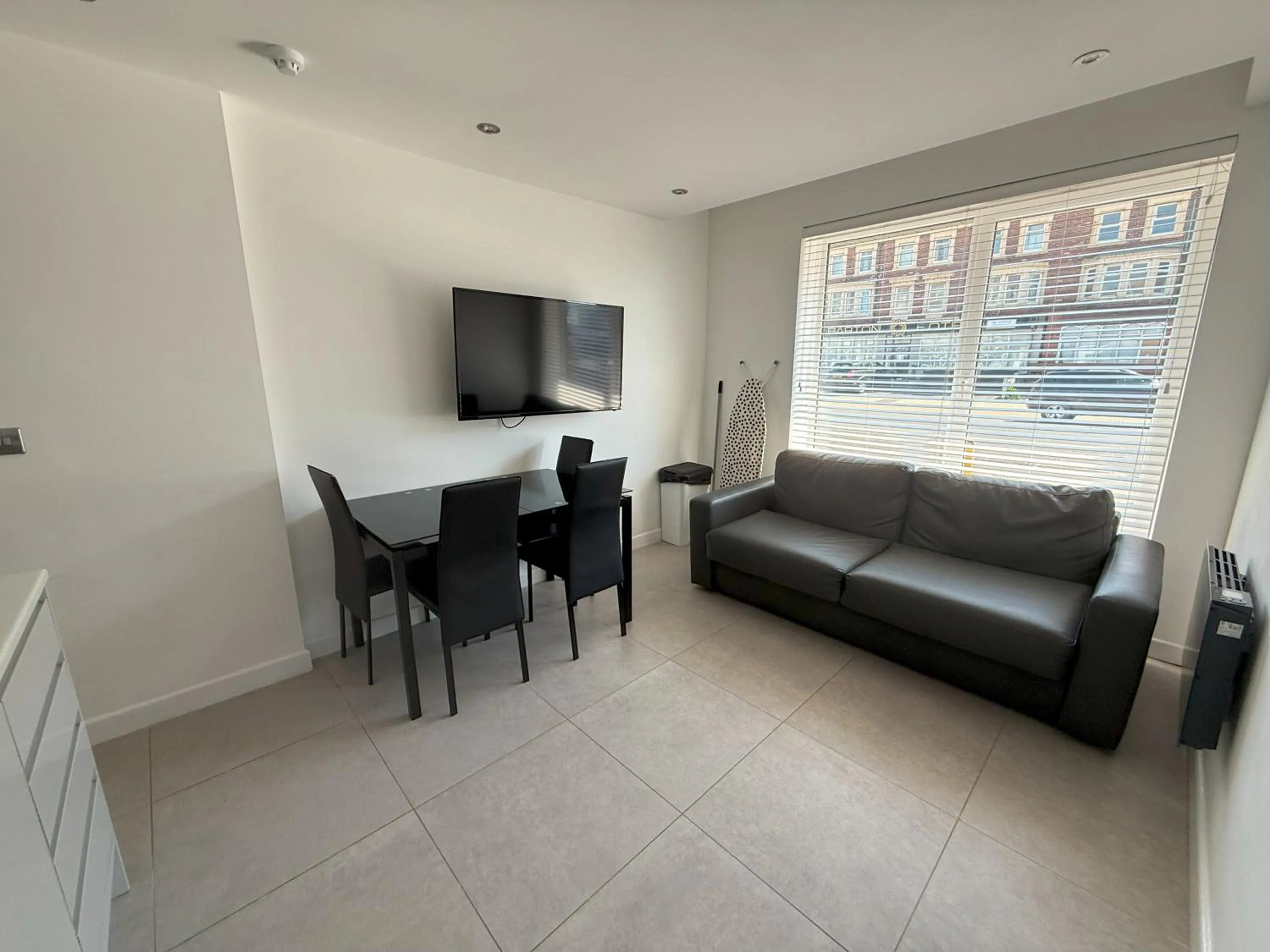 TV and multimedia in Coastal Plaza