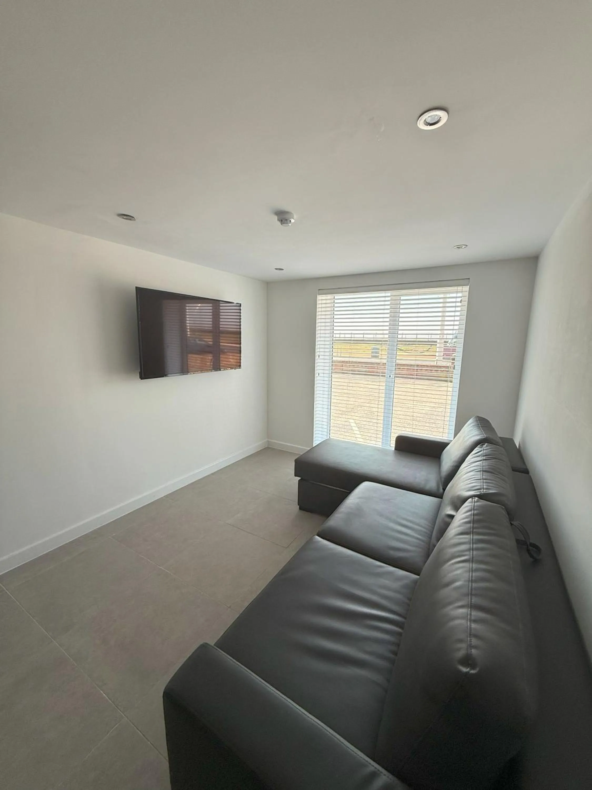 TV and multimedia in Coastal Plaza