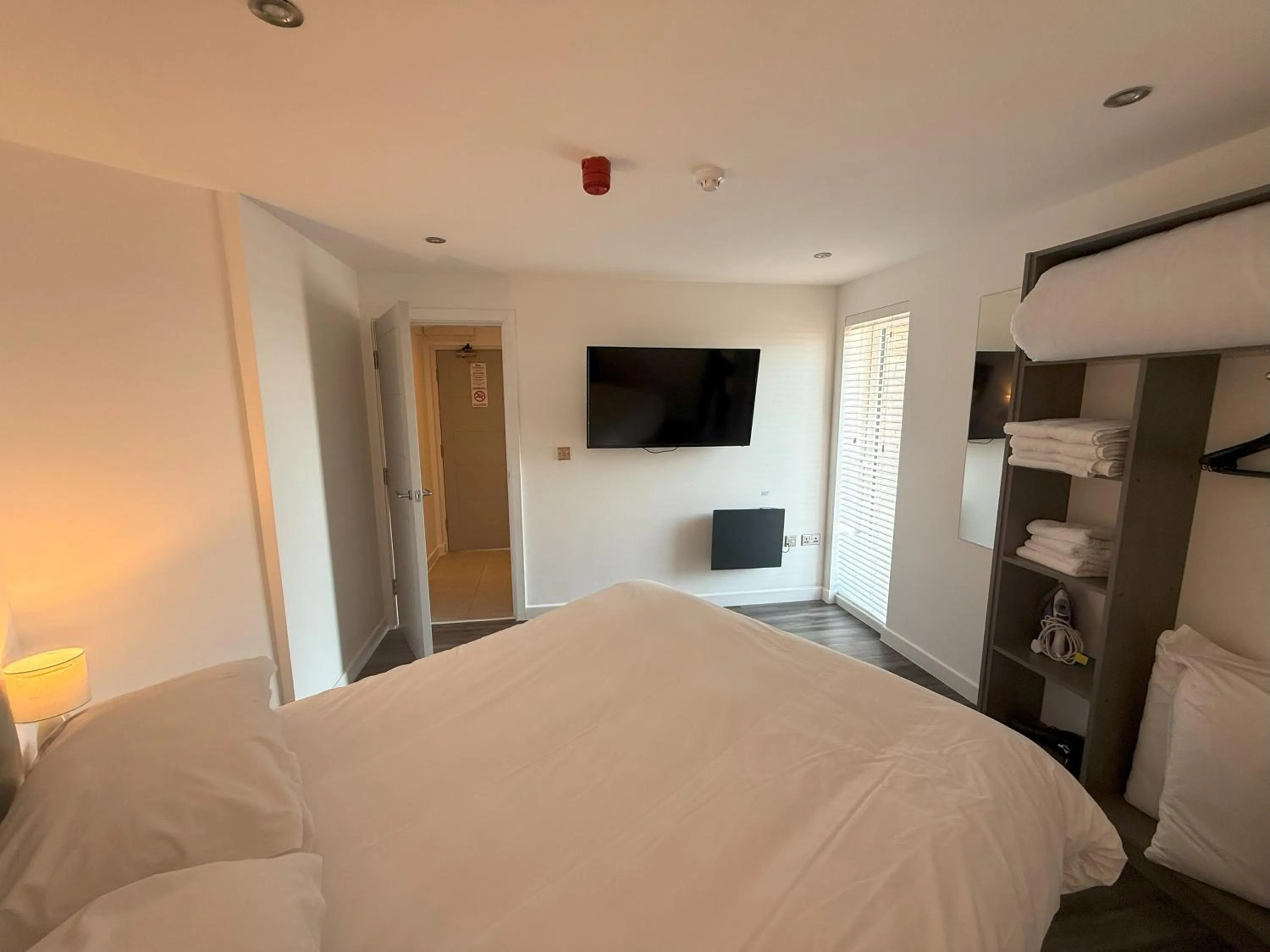 TV and multimedia, Bed in Coastal Plaza