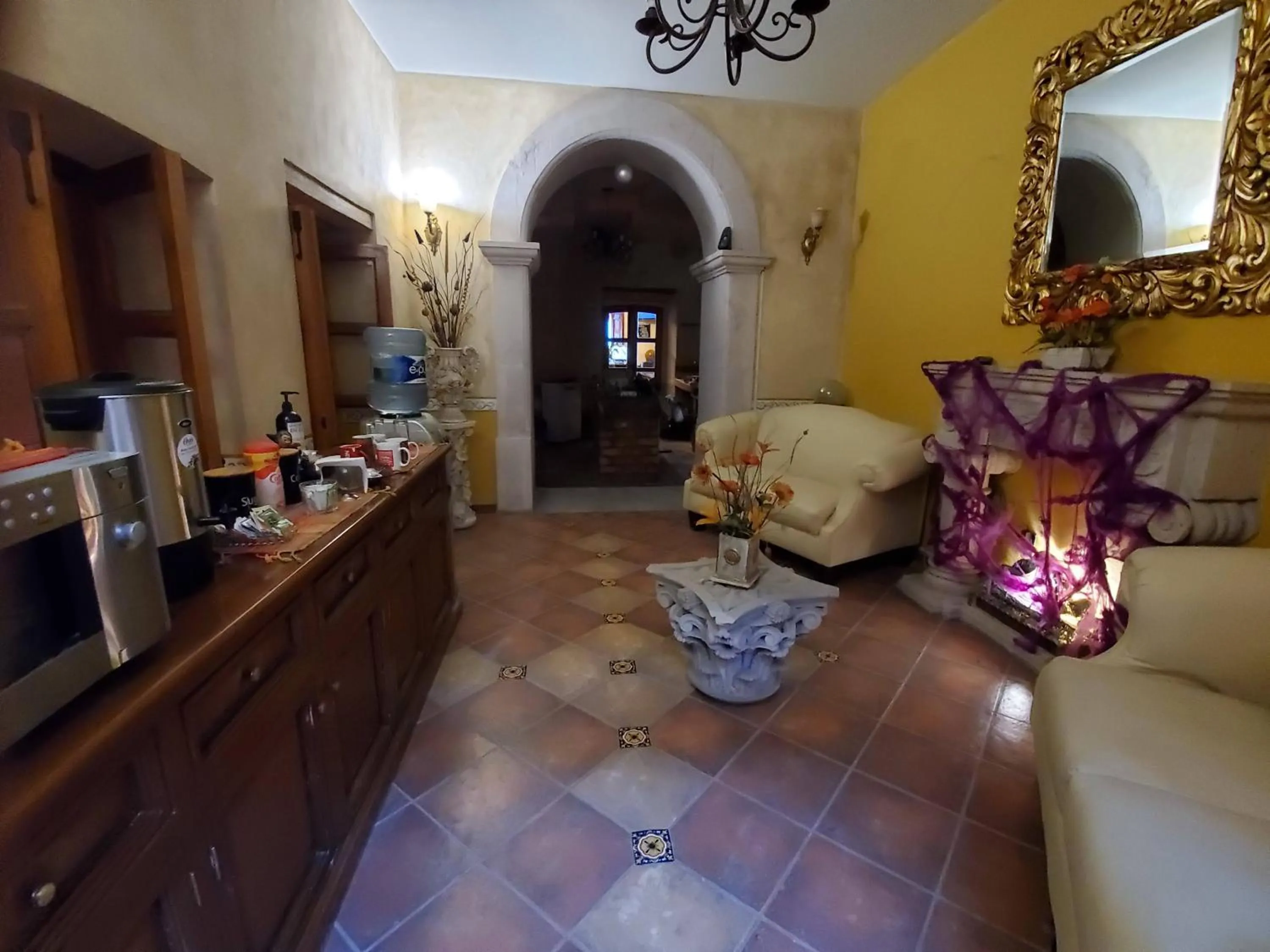 Restaurant/places to eat in Hotel Villarreal