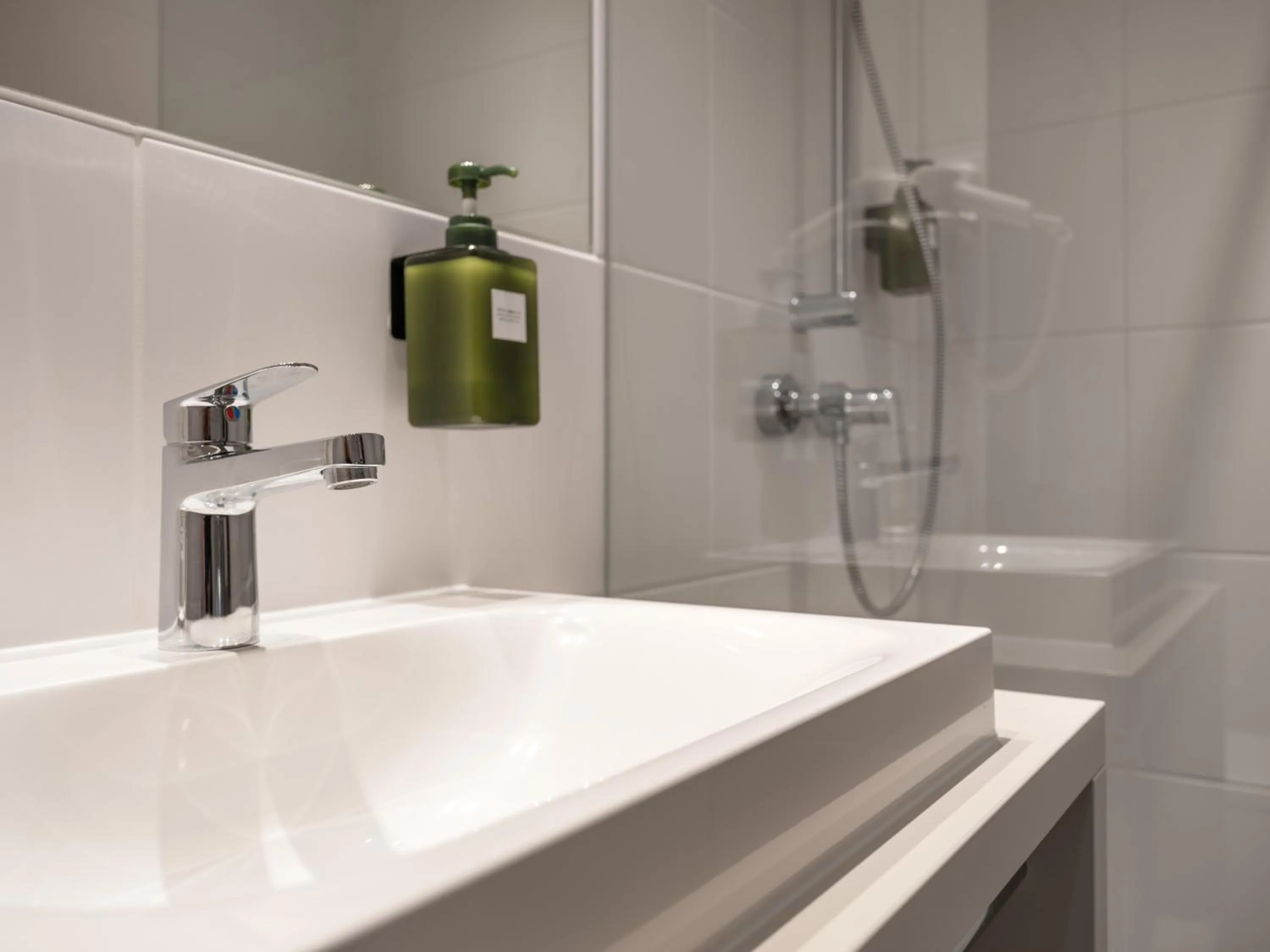 Shower in Hotel AT HOME - late arrival self check in