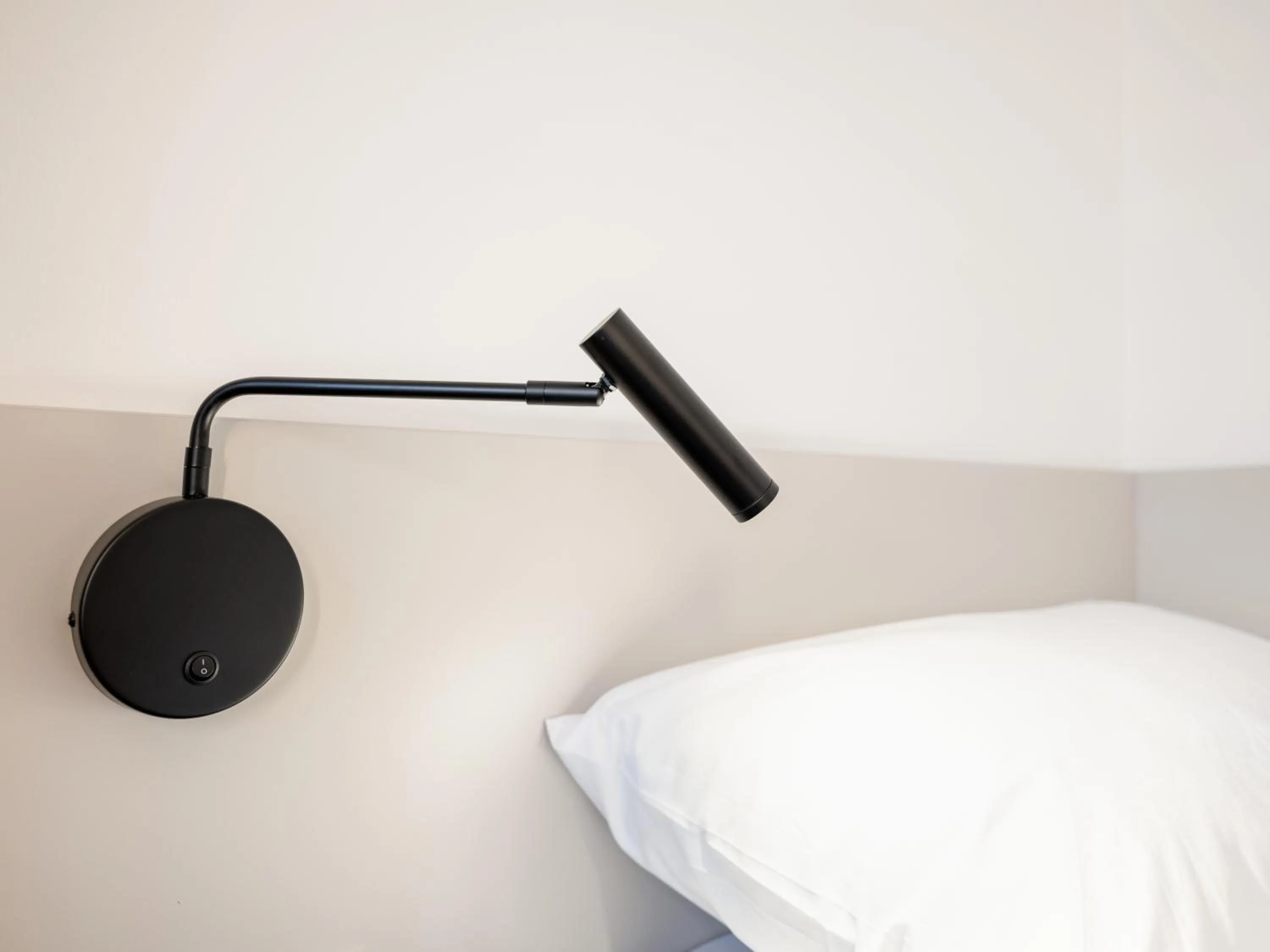 Bed in Hotel AT HOME - late arrival self check in