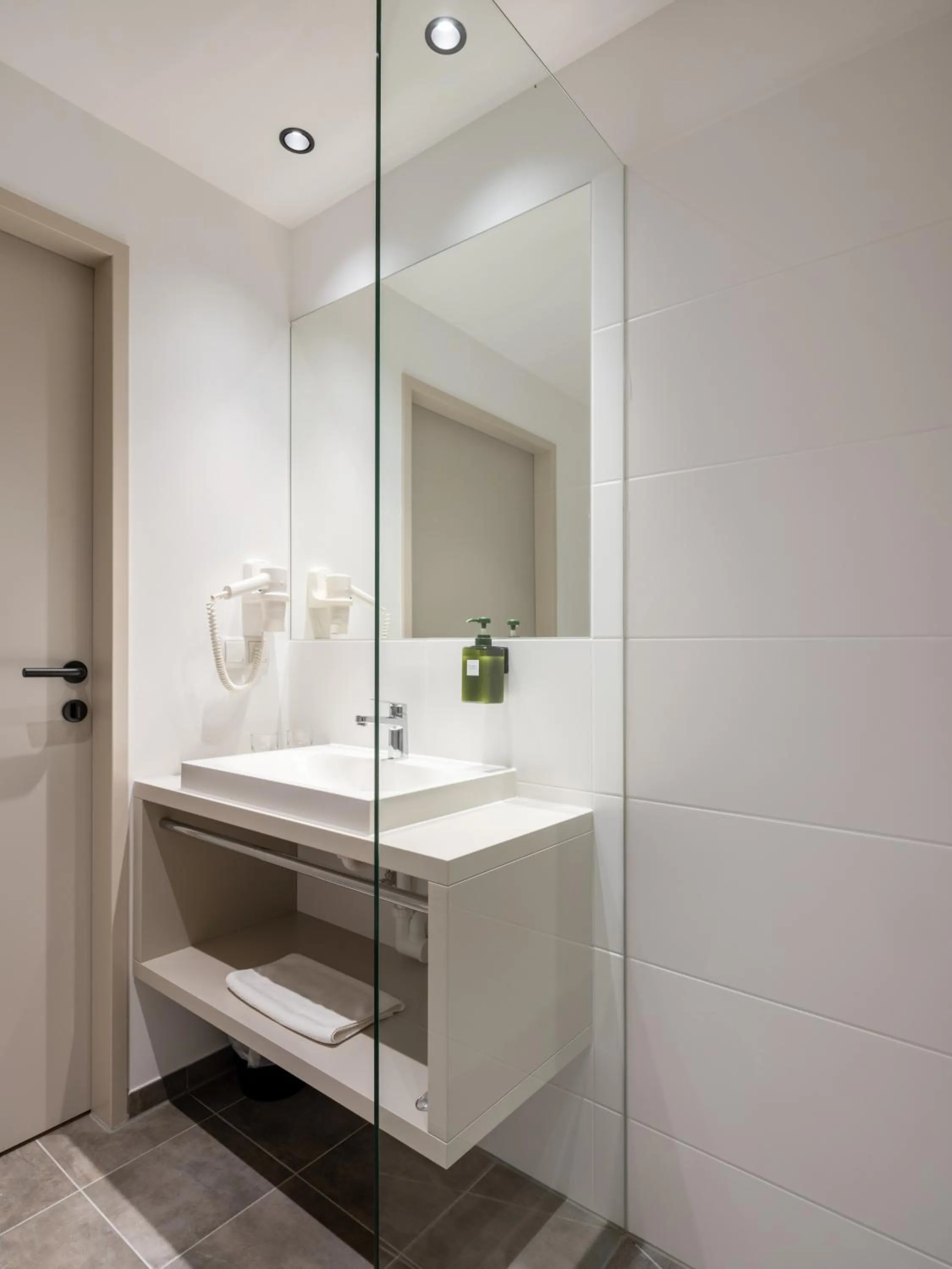 Bathroom in Hotel AT HOME - late arrival self check in