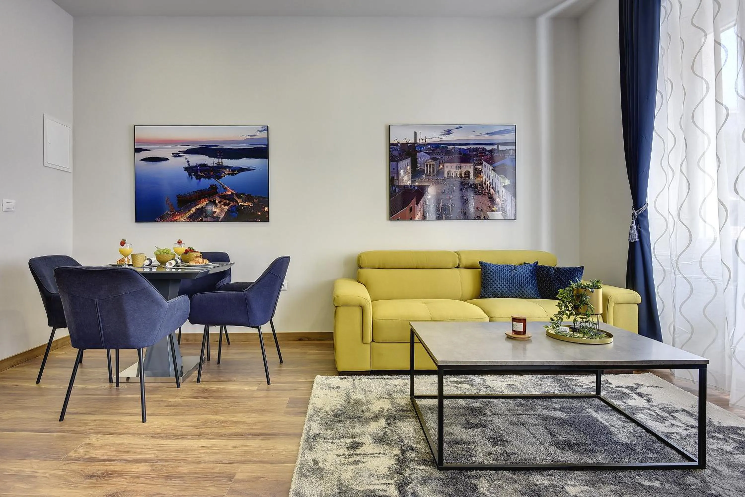 Living room in D&A Central Luxury Apartments with FREE Parking