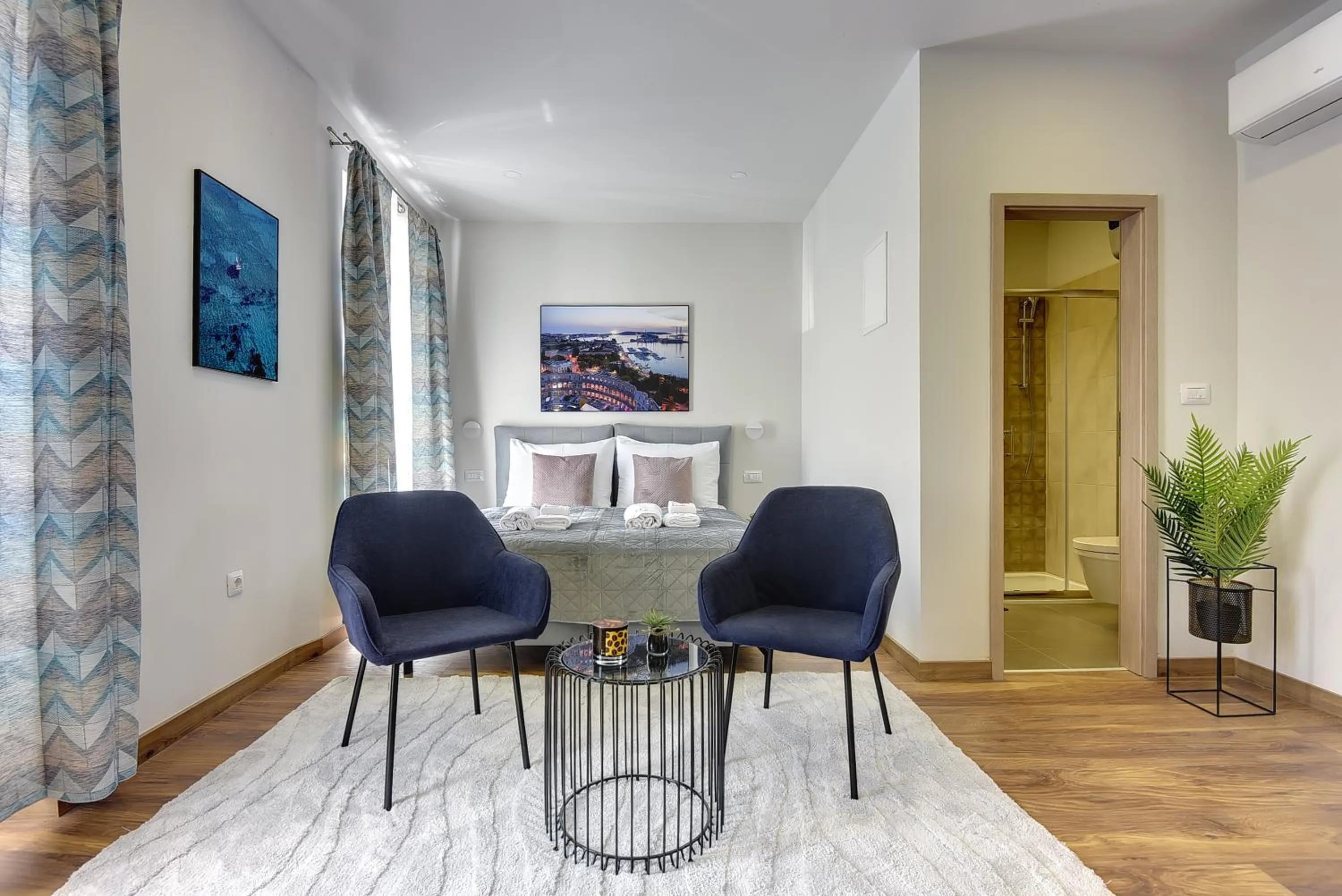 Living room in D&A Central Luxury Apartments with FREE Parking