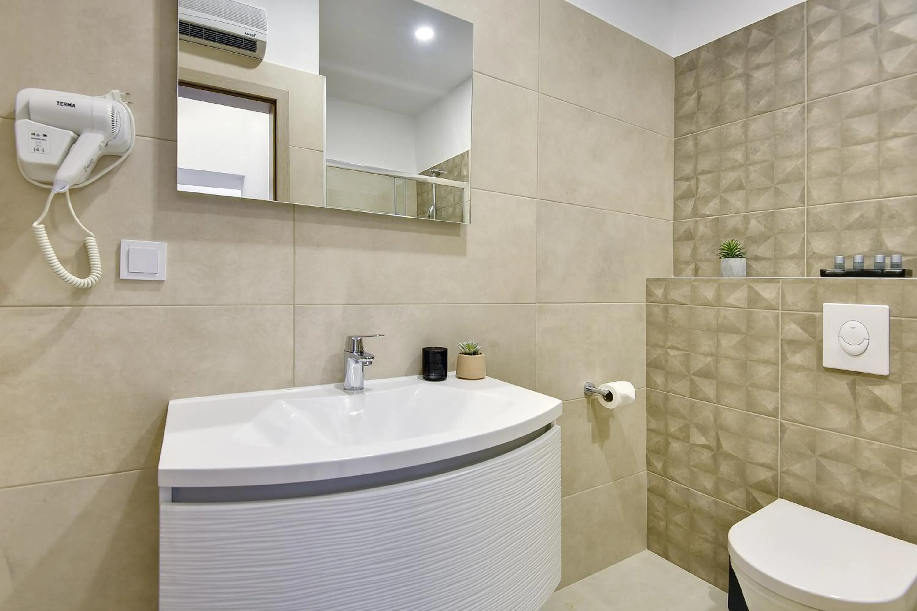 Bathroom in D&A Central Luxury Apartments with FREE Parking