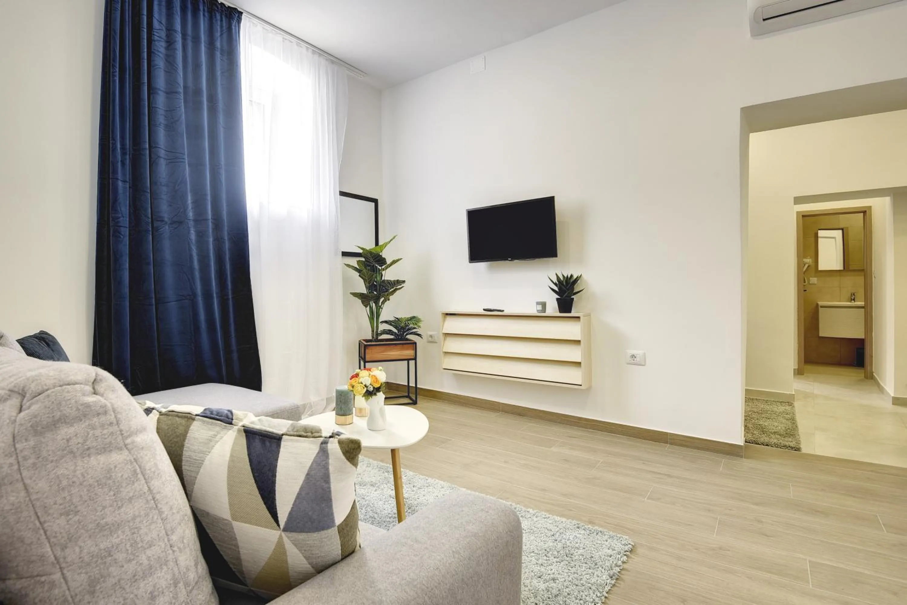 Living room in D&A Central Luxury Apartments with FREE Parking