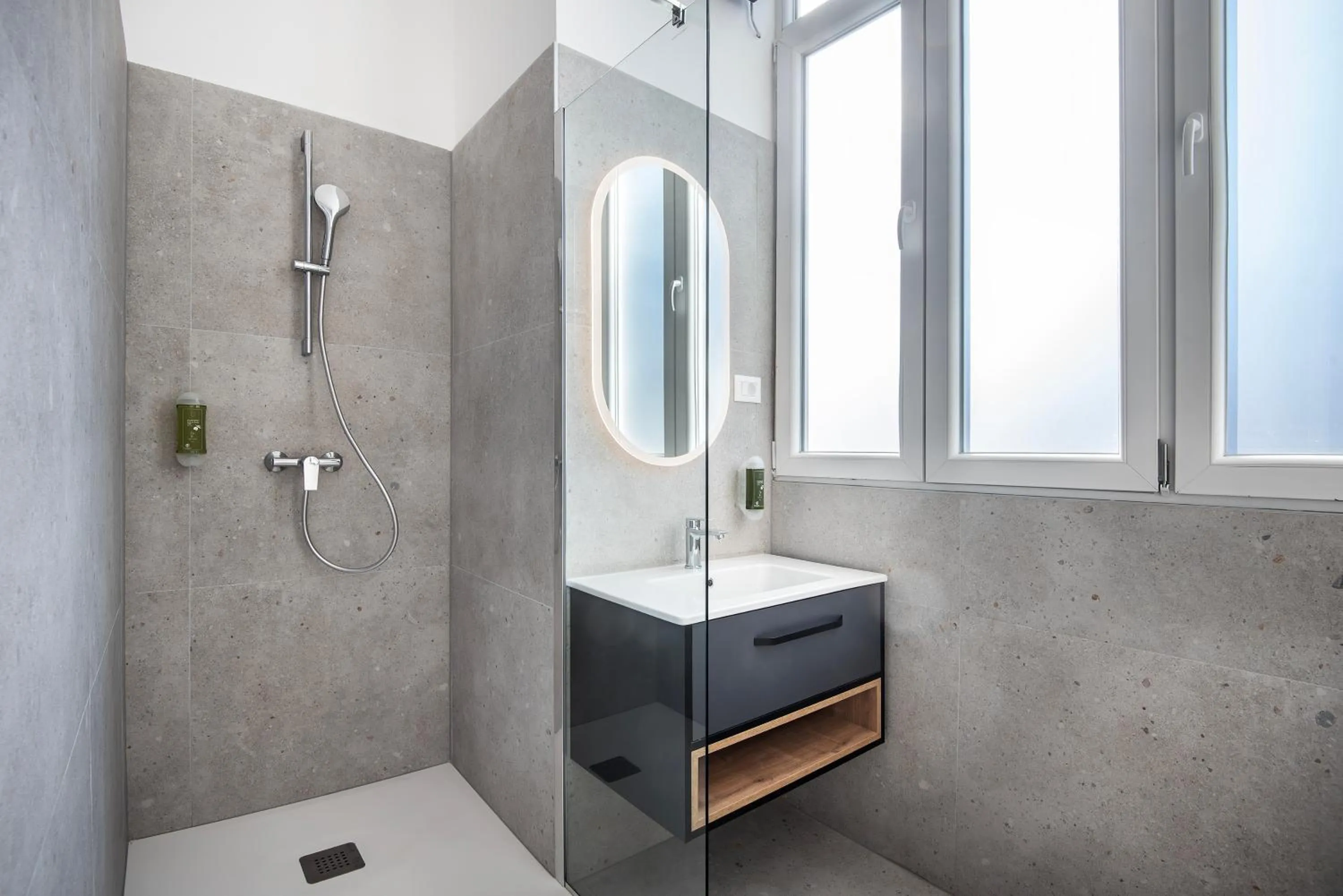 Bathroom in D&A Central Luxury Apartments with FREE Parking