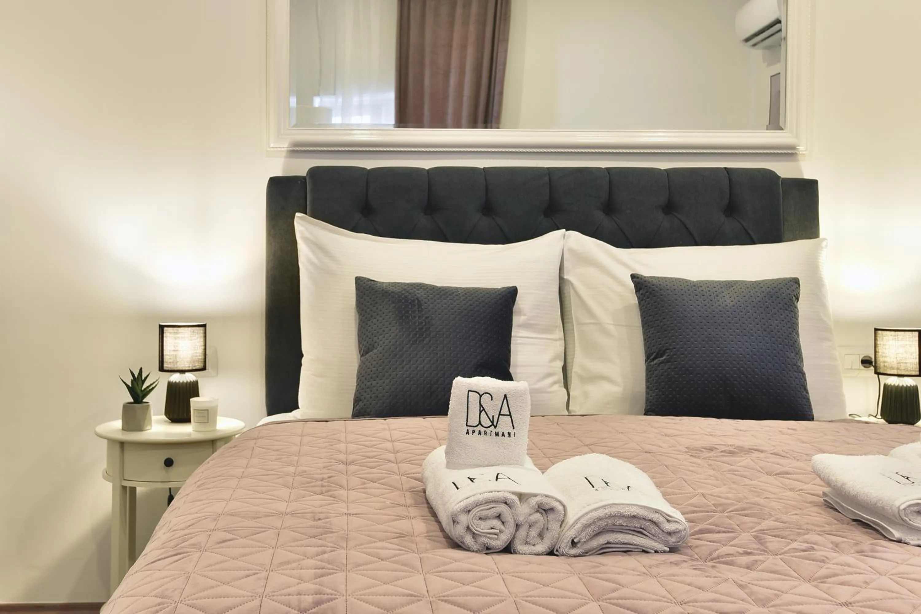 Bed in D&A Central Luxury Apartments with FREE Parking