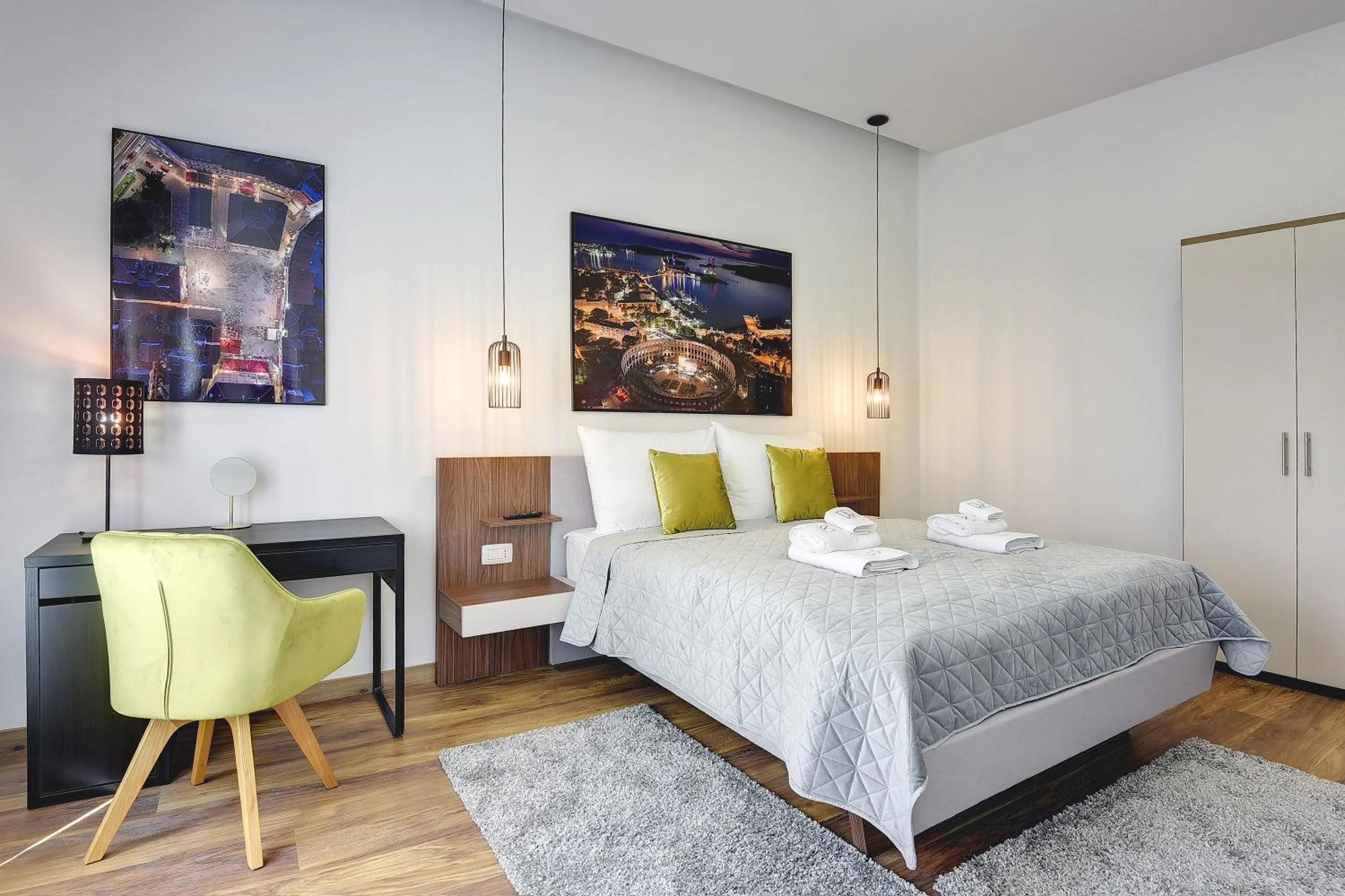 Bed in D&A Central Luxury Apartments with FREE Parking