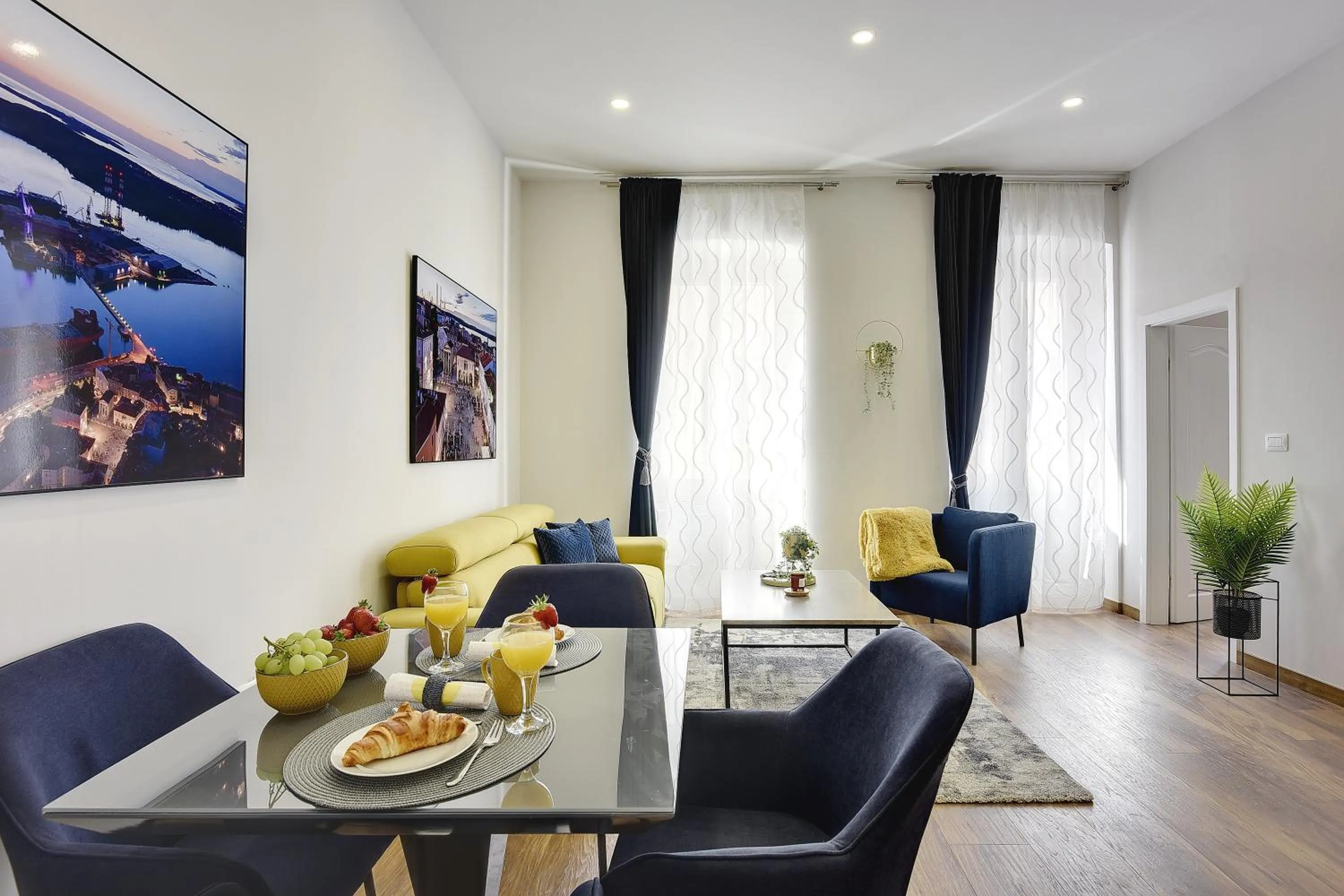 Living room in D&A Central Luxury Apartments with FREE Parking