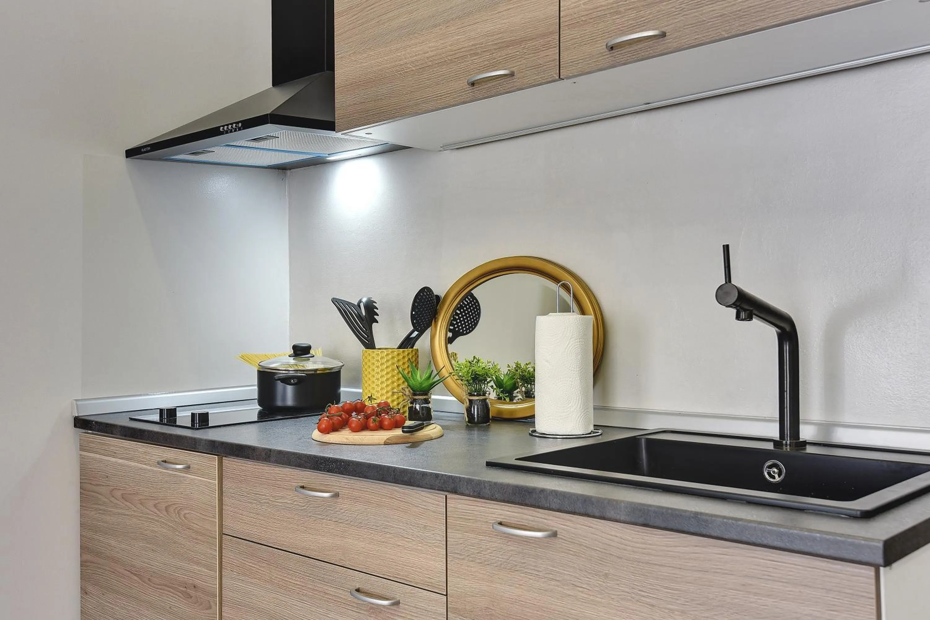Kitchen or kitchenette in D&A Central Luxury Apartments with FREE Parking