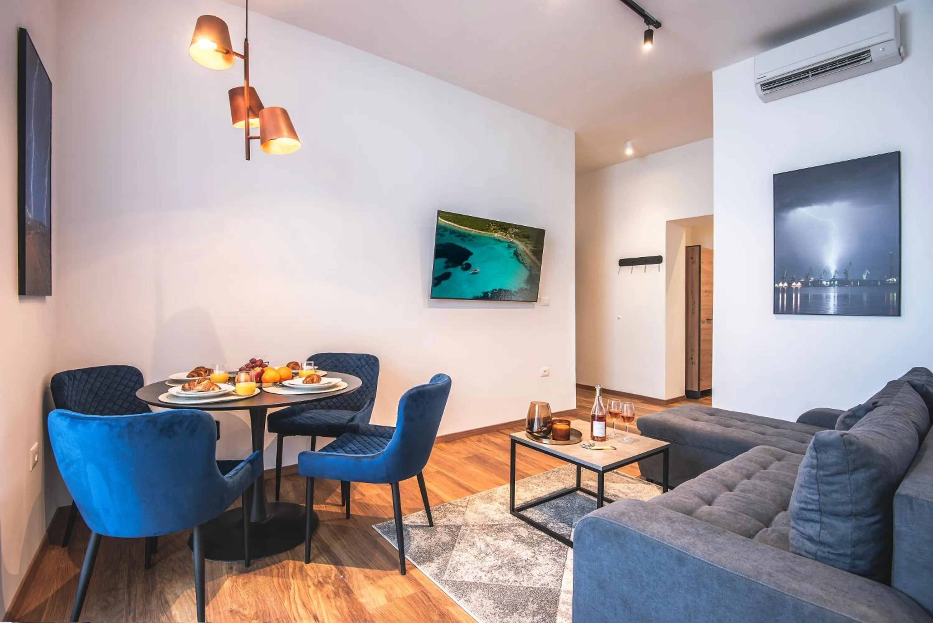 Living room in D&A Central Luxury Apartments with FREE Parking