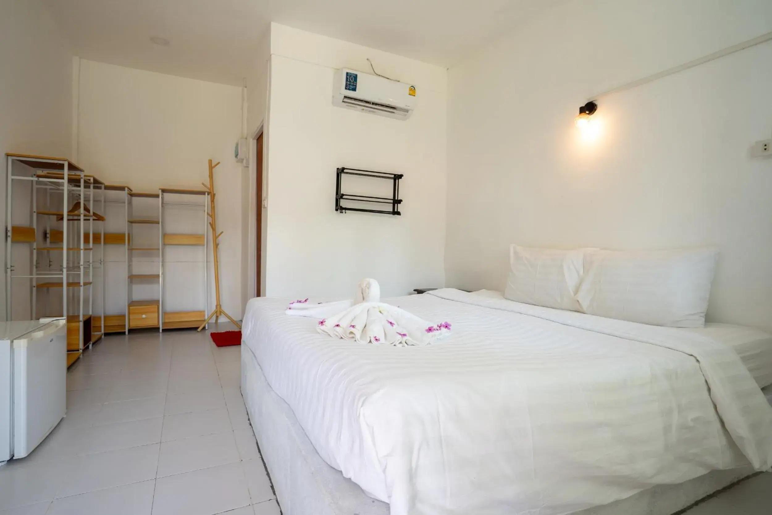 Standard Bungalow in Isara Lanta Beach Resort Standard Bungalow in Isara Lanta Beach Resort